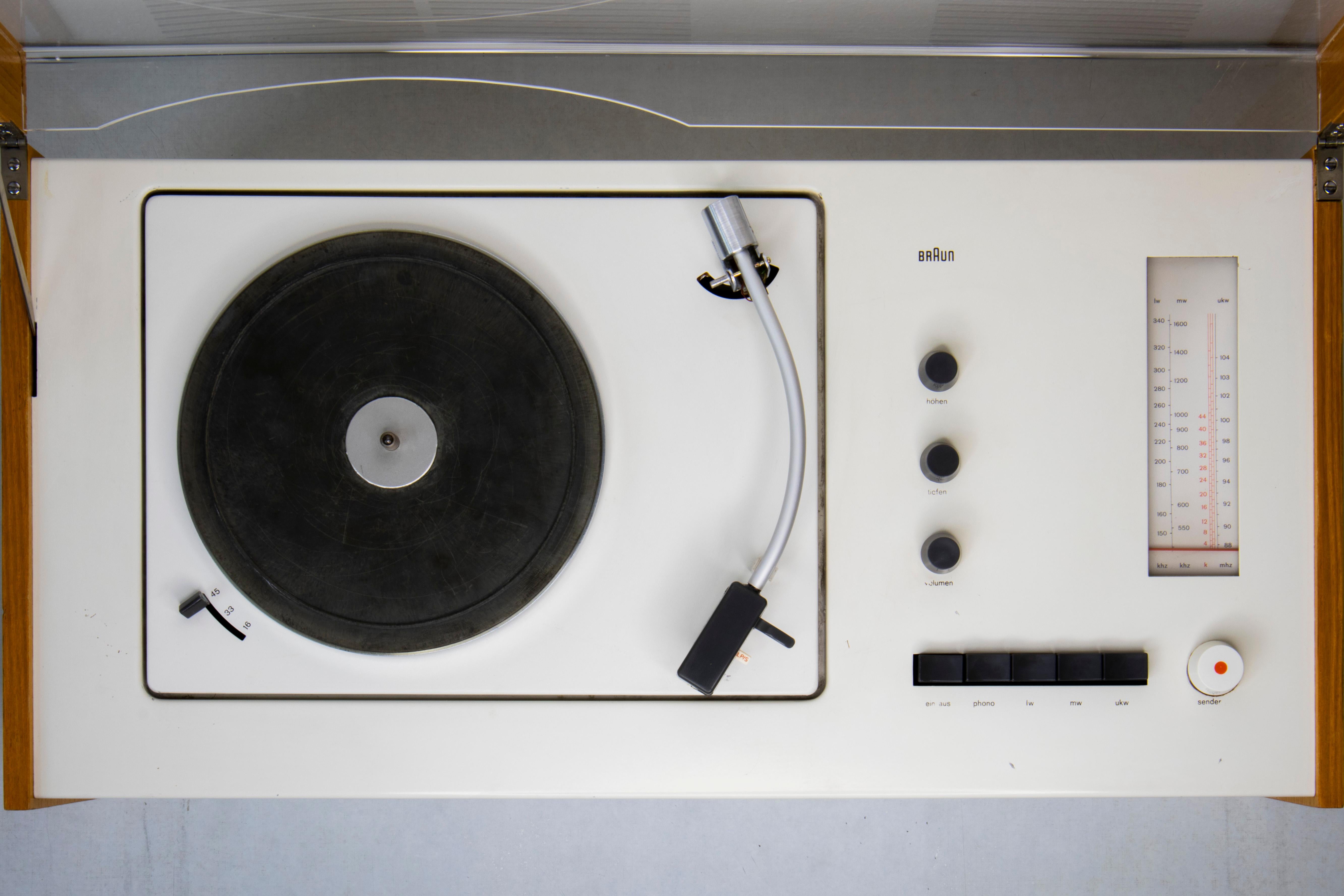 Métal Dieter Rams pour Braun SK55 Ensemble audio hi-fi tourne-disque, radio, haut-parleurs