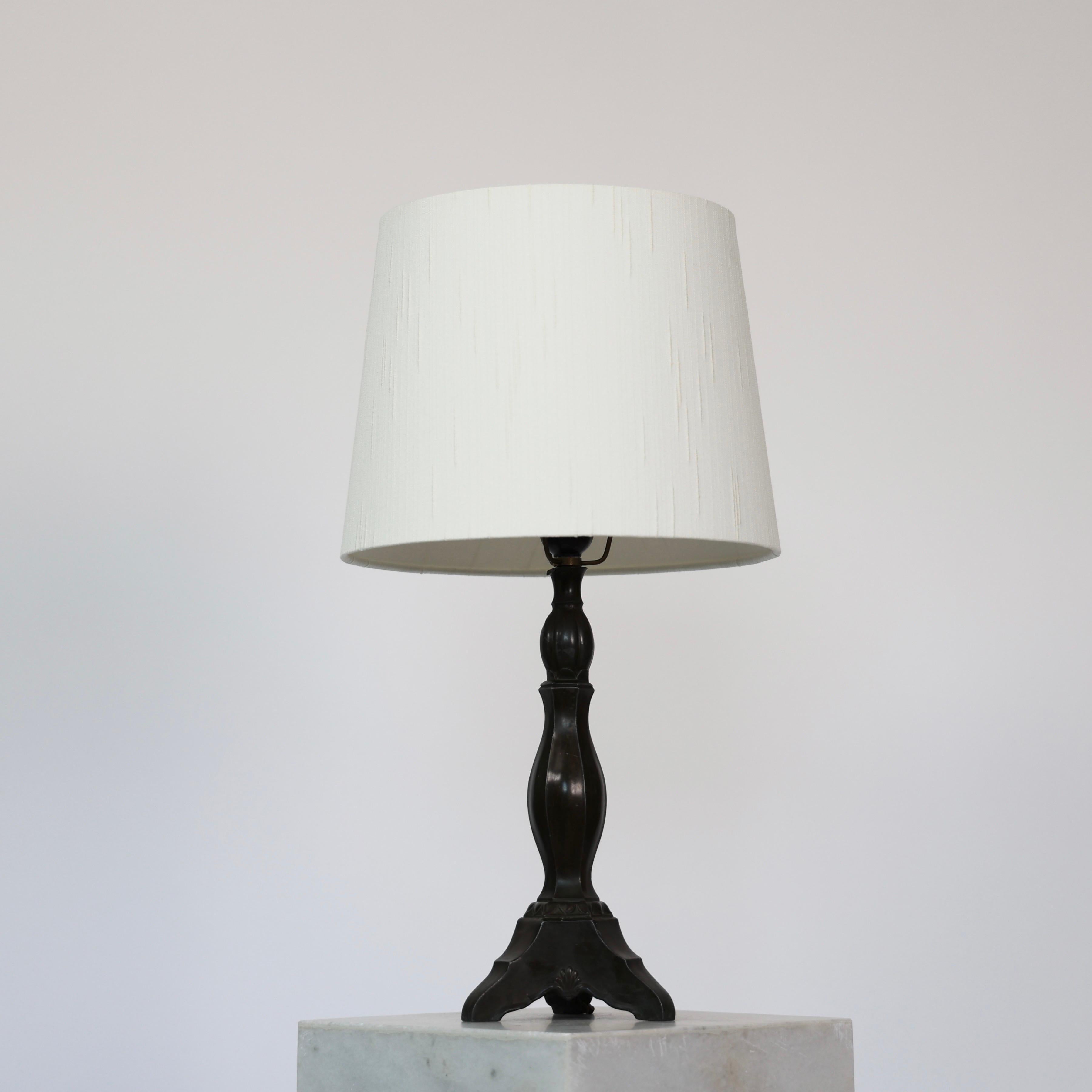 Métal Lampes de table Diskometal de Just Andersen, années 1920, Danemark en vente