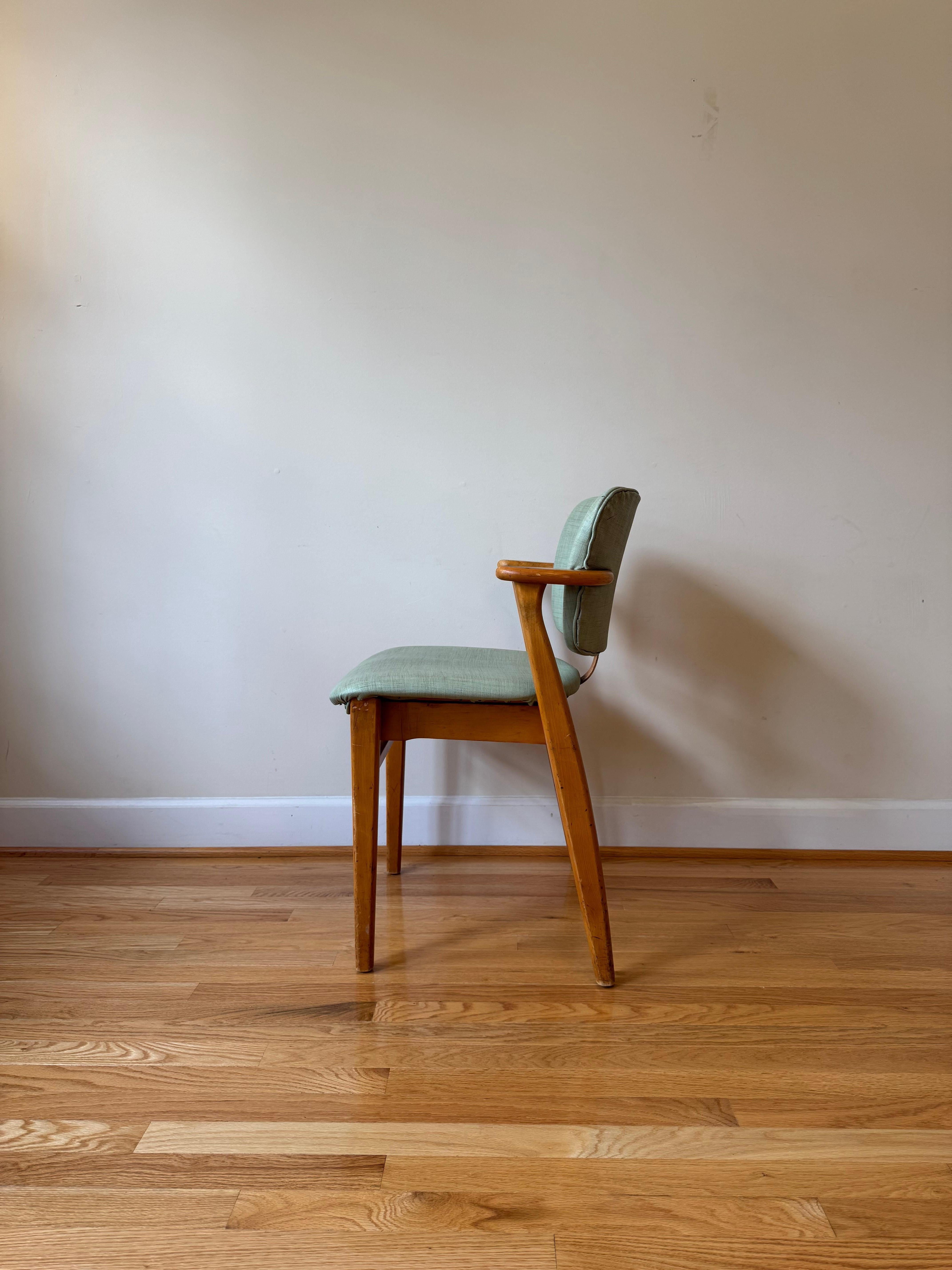 Früher Domus Stuhl von Ilmari Tapiovaara für Knoll (Moderne der Mitte des Jahrhunderts) im Angebot