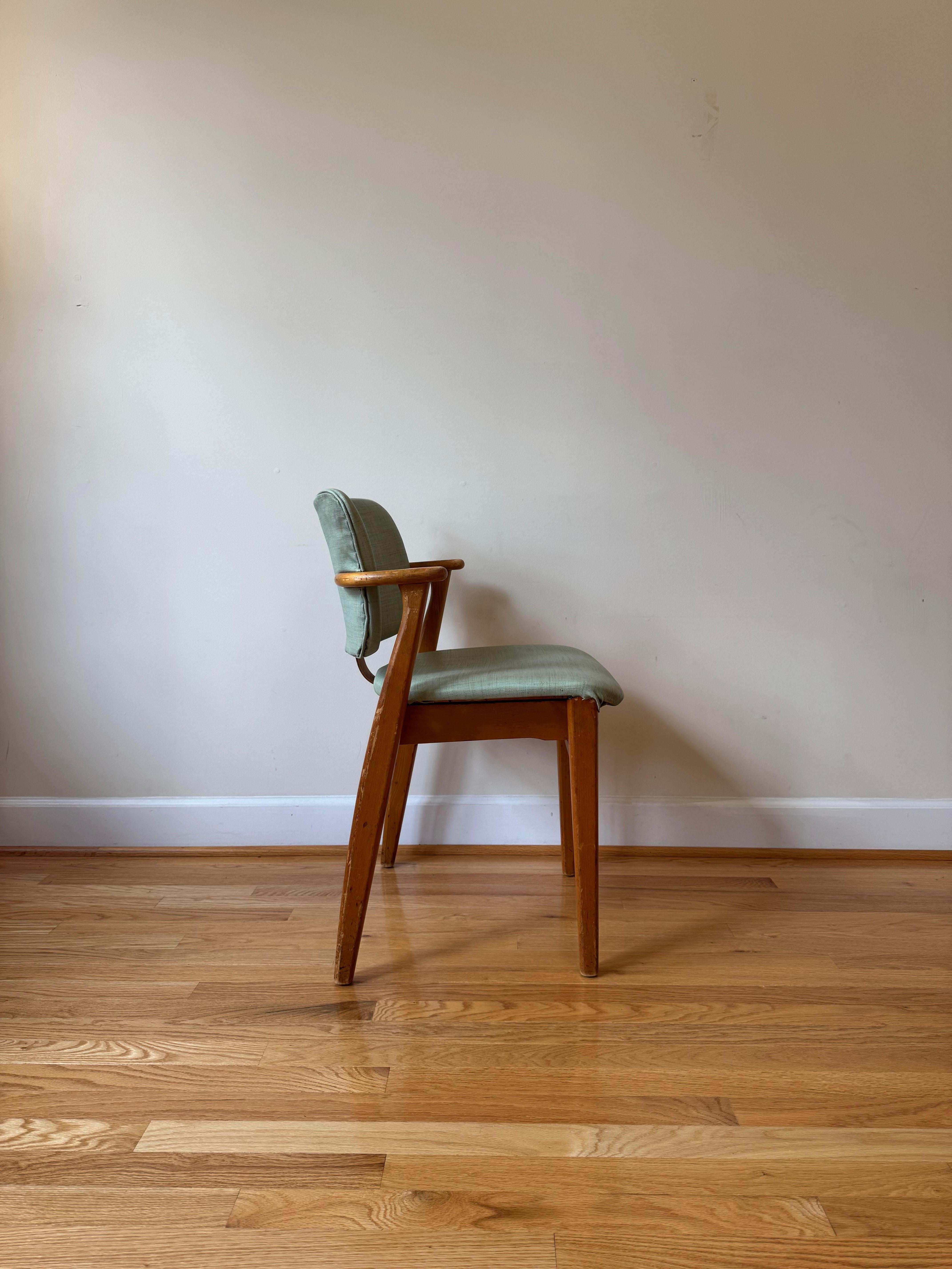 Früher Domus Stuhl von Ilmari Tapiovaara für Knoll im Zustand „Gut“ im Angebot in Centreville, VA