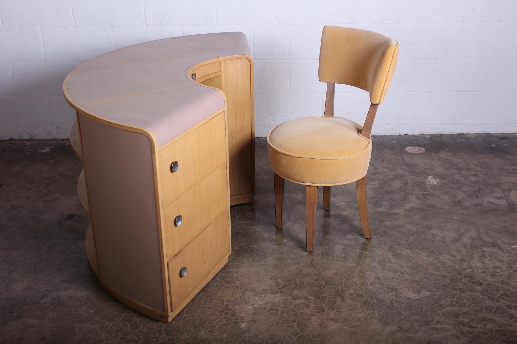 Bureau et chaise incurvés en cuir des débuts de Dunbar par Edward Wormley en vente 13