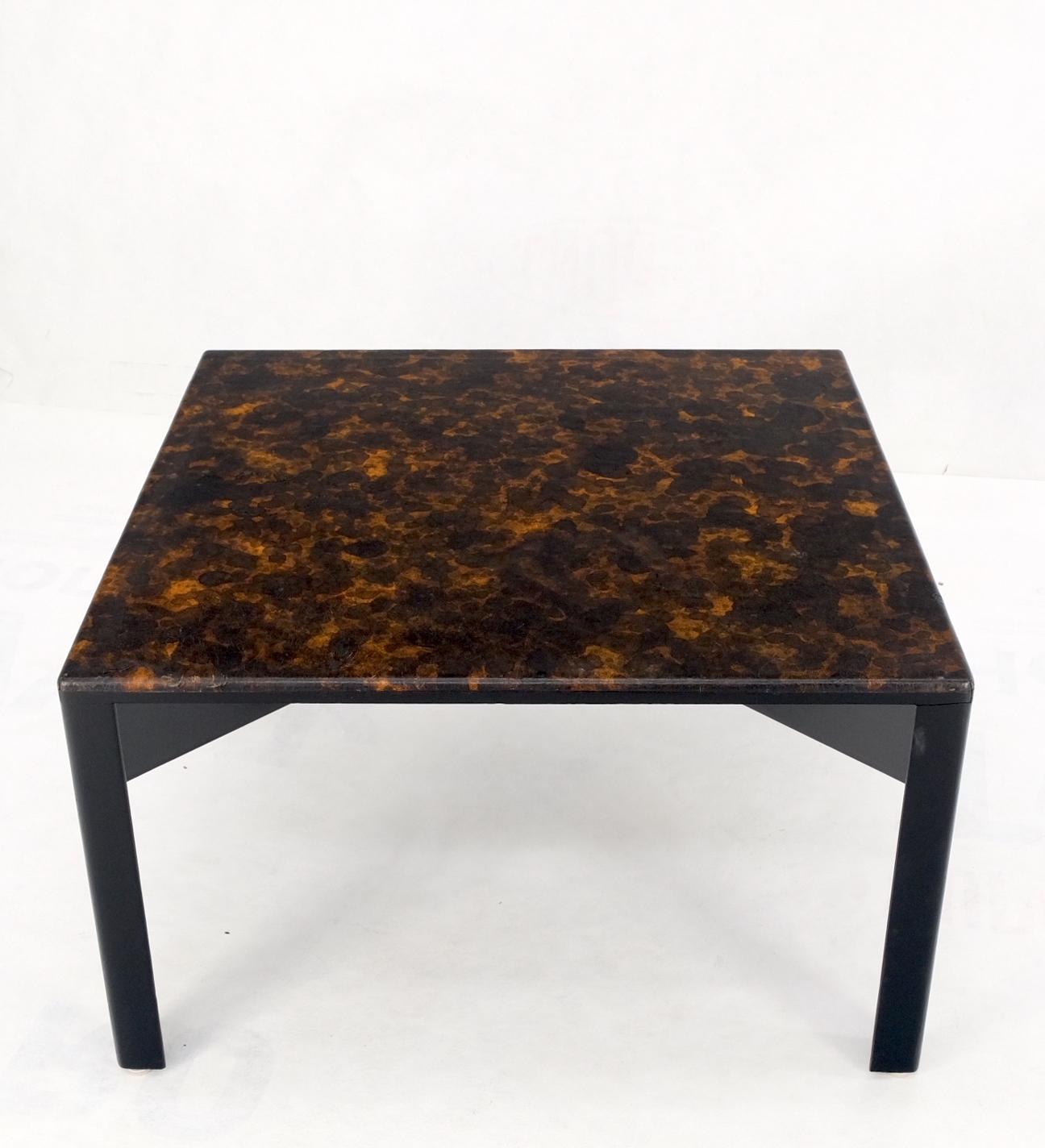Table basse carrée en bois et cuir Faux Gold Tortoise Finition Dunbar Early Dunbar en vente 1