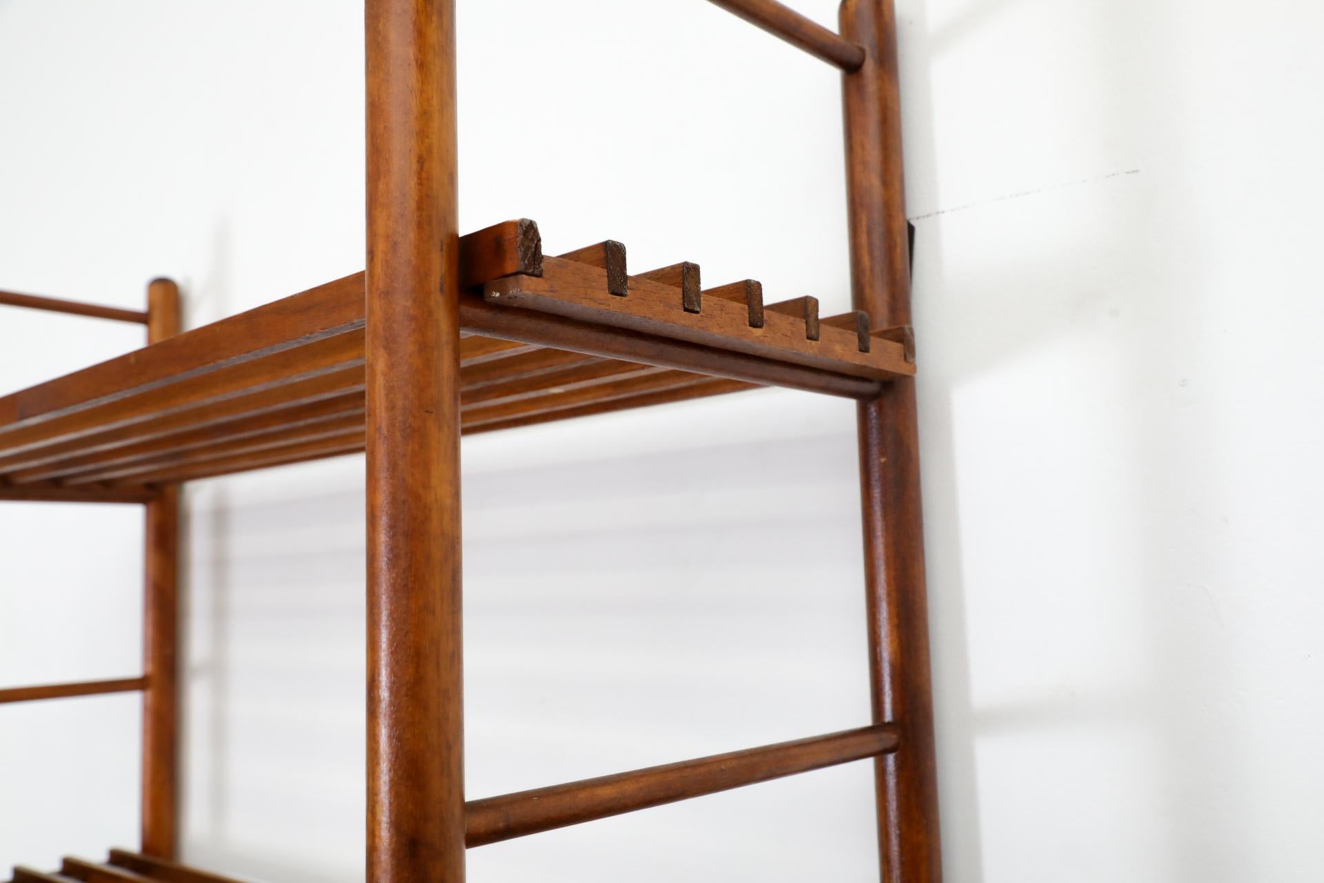 Estantería modernista holandesa de dos cuerpos con listones y laterales de escalera 3