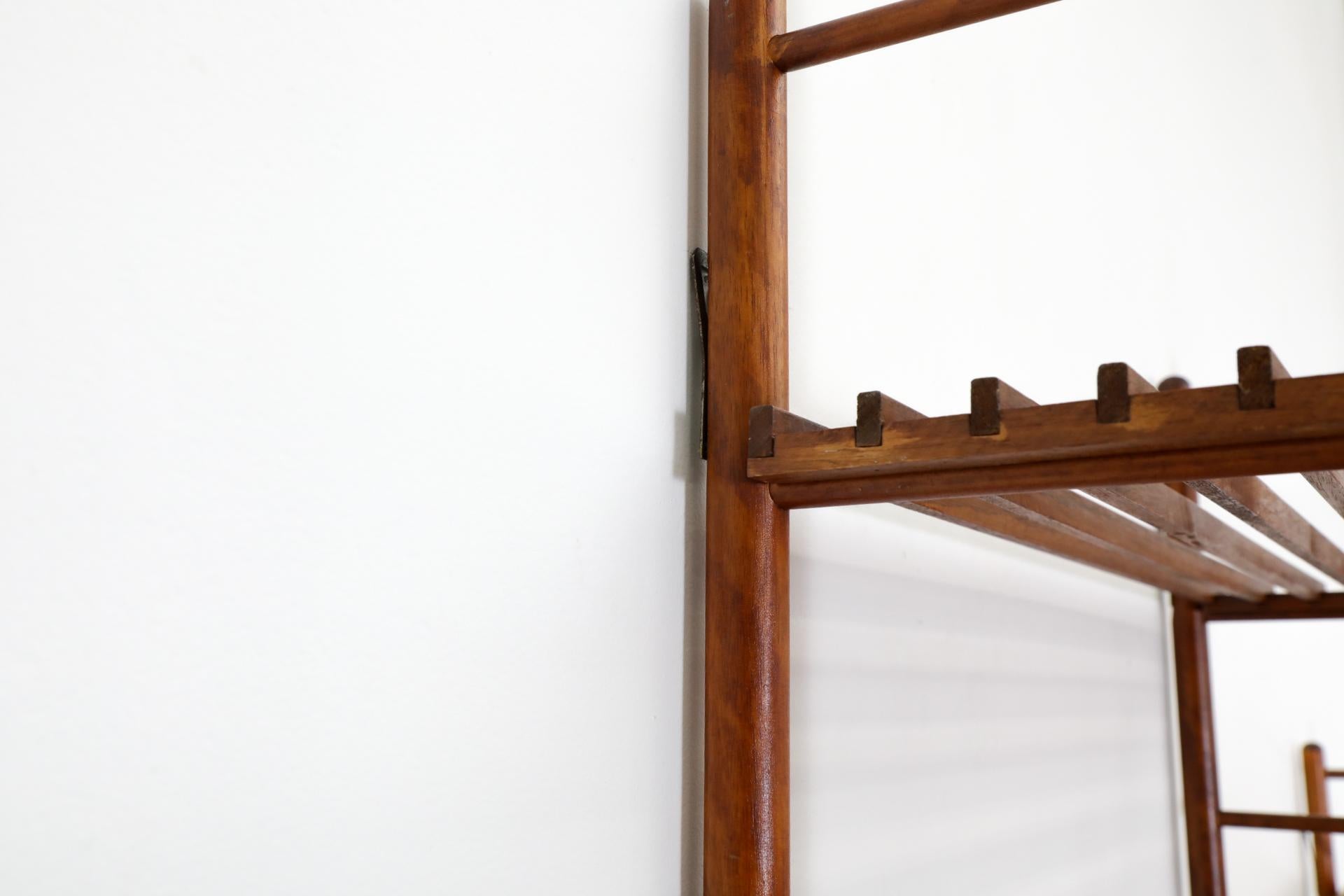 Estantería modernista holandesa de dos cuerpos con listones y laterales de escalera Madera