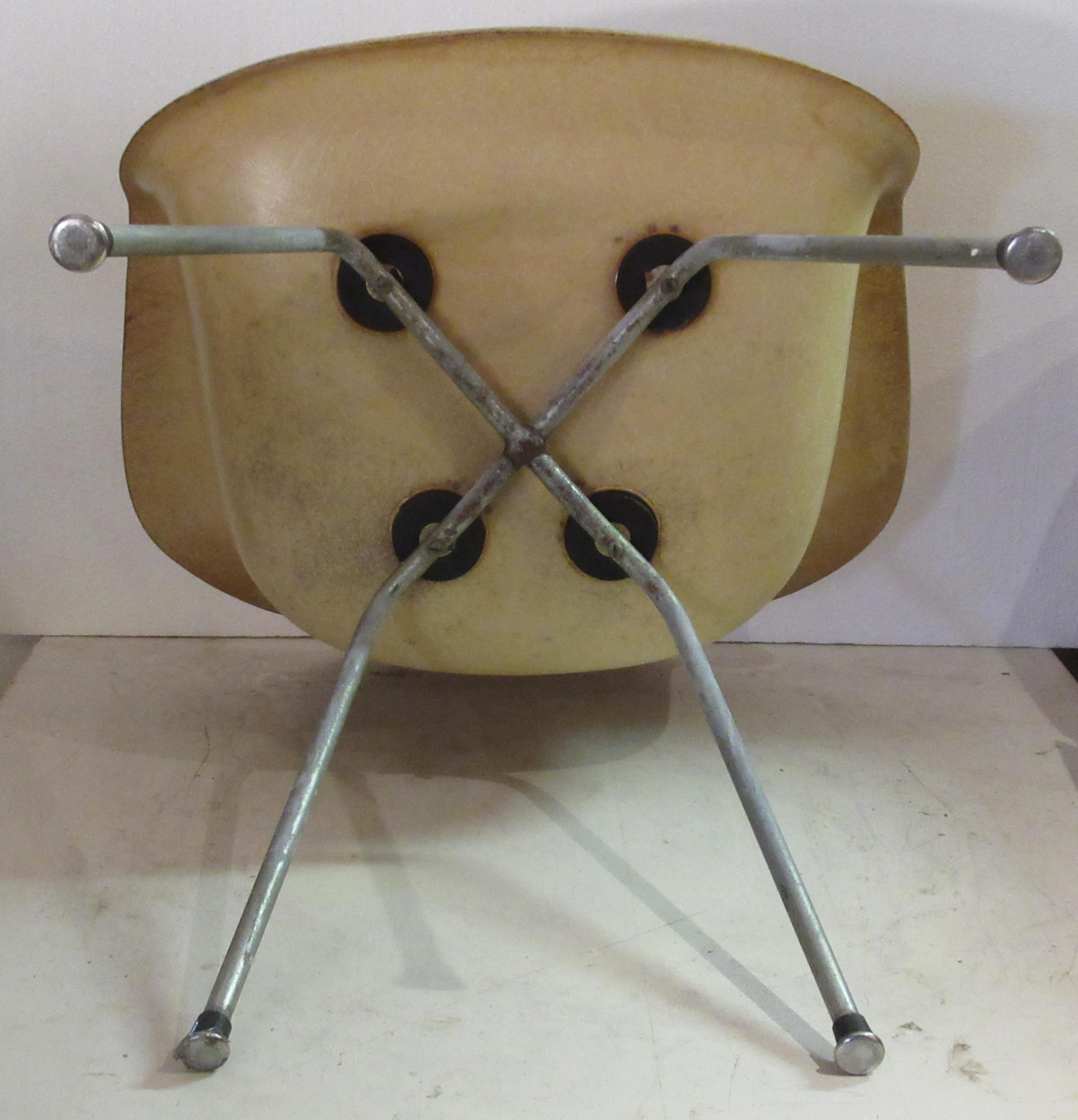 Early Eames Second Generation Fiberglass Bucket Shell Chair 2