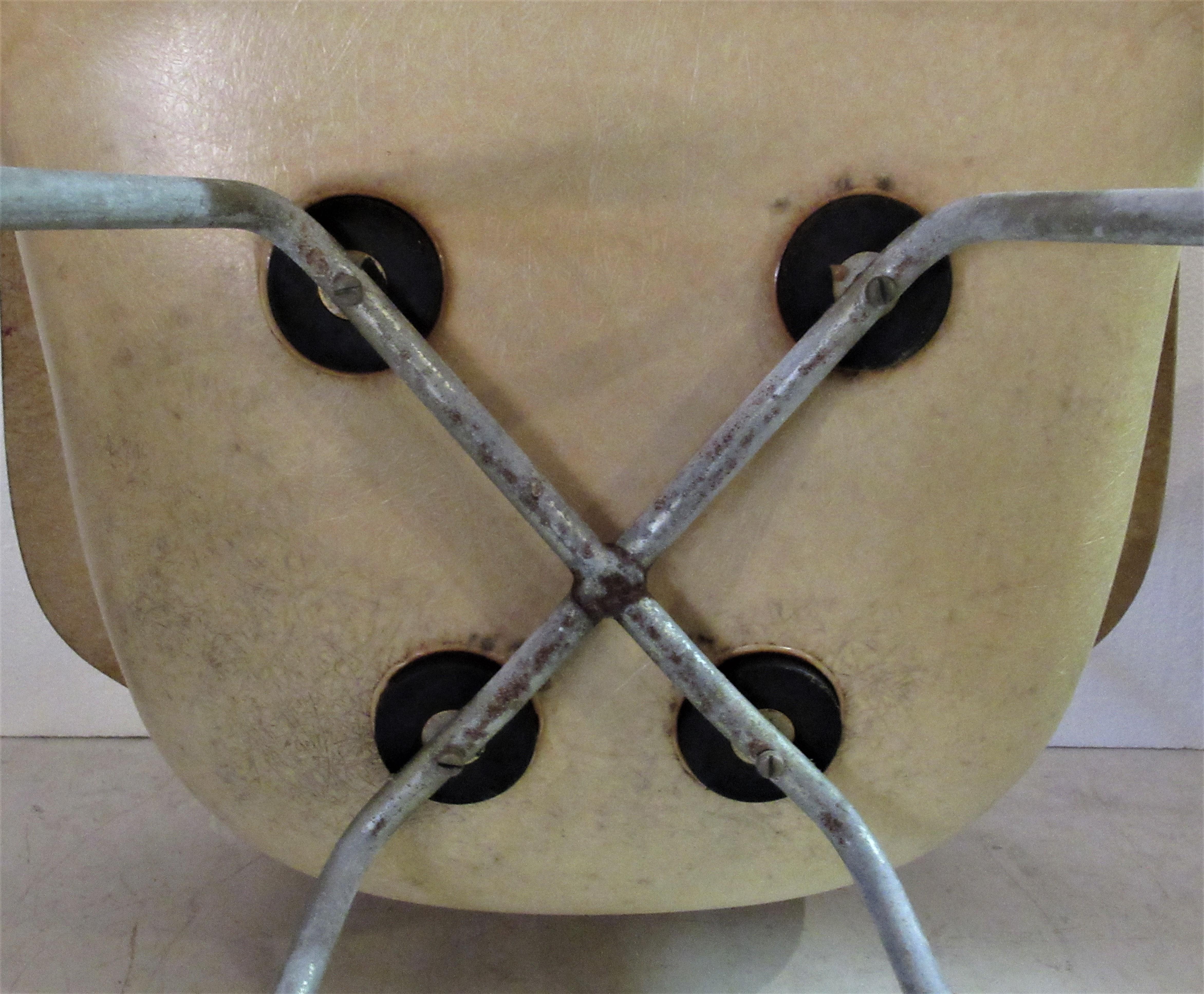 Early Eames Second Generation Fiberglass Bucket Shell Chair 3