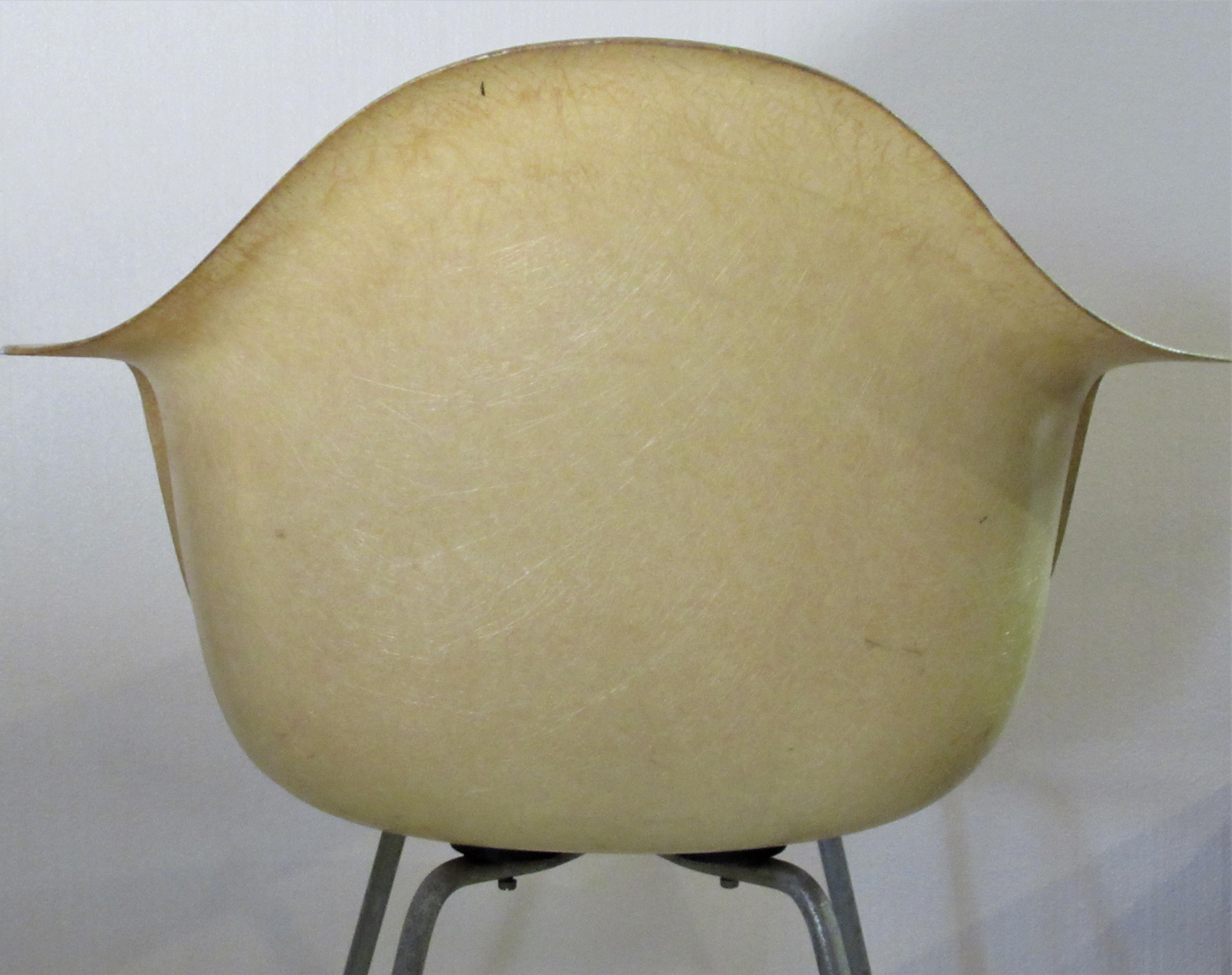 20th Century Early Eames Second Generation Fiberglass Bucket Shell Chair