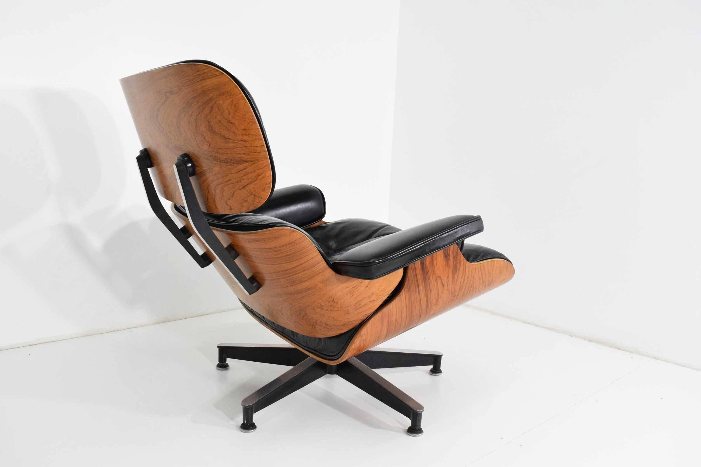 Mid-Century Modern Early Eames 670 Lounge Chair and 671 Ottoman in Rosewood by Herman Miller