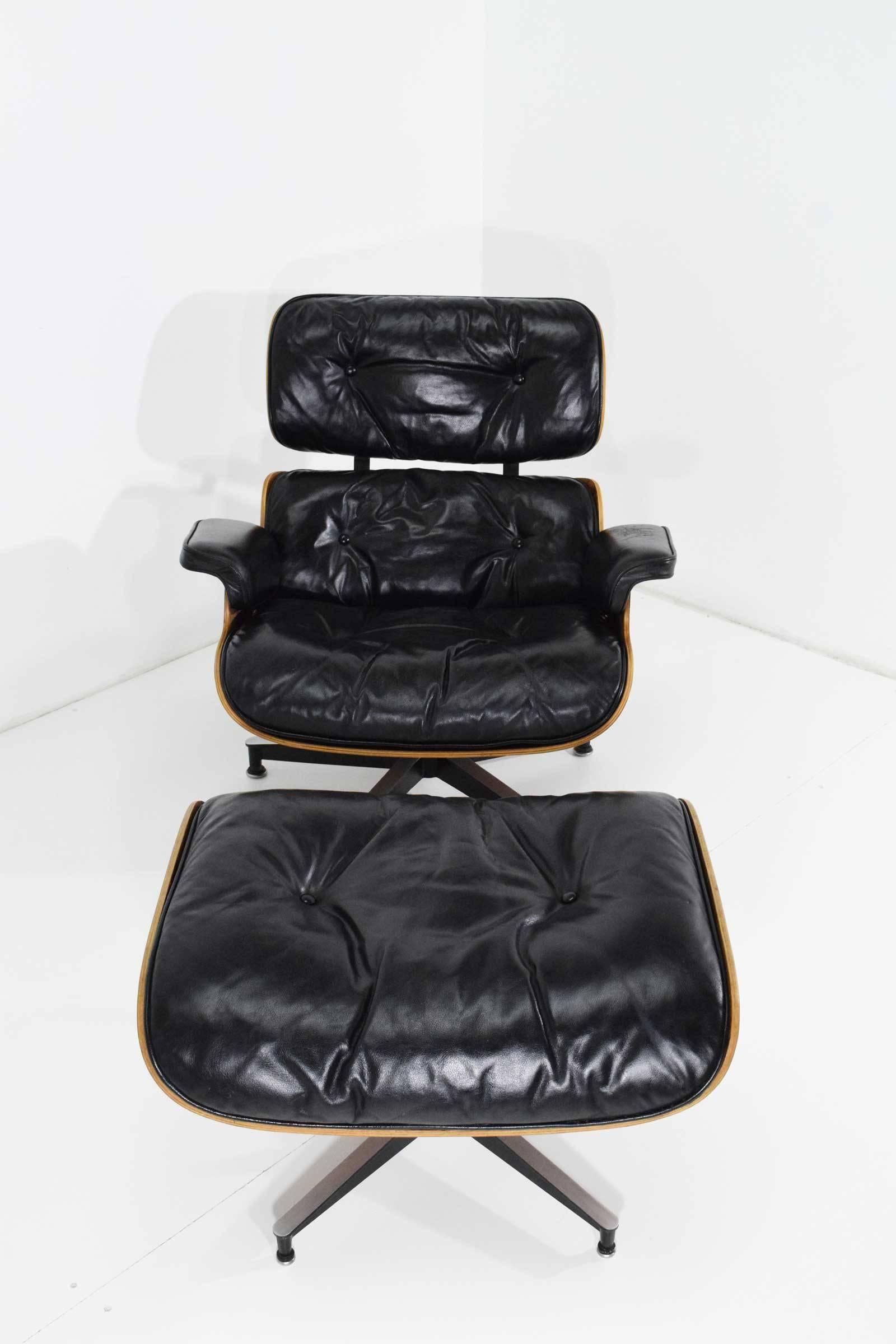 20th Century Early Eames 670 Lounge Chair and 671 Ottoman in Rosewood by Herman Miller