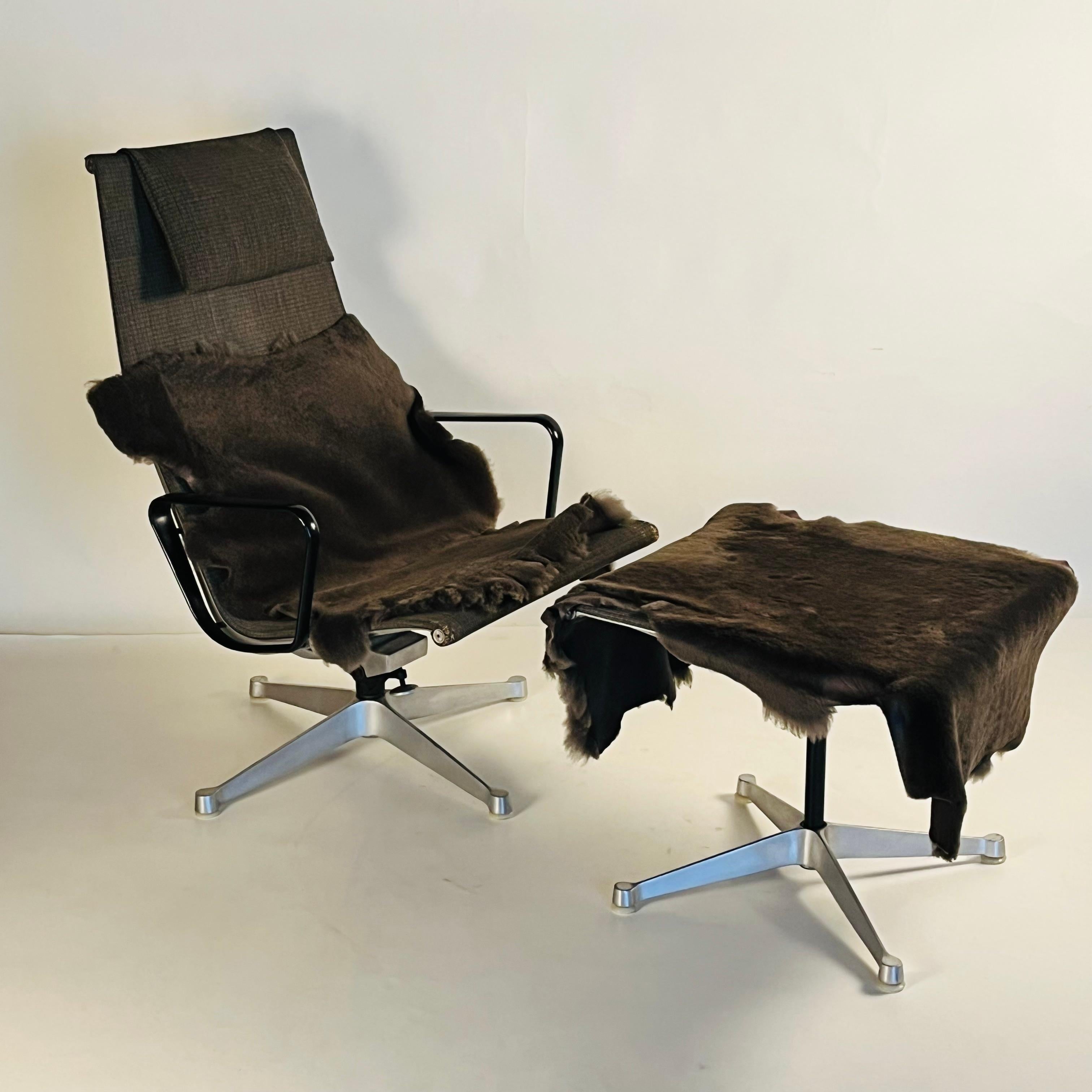 Early Eames Alu Group Recliner Chair and Ottoman For Sale 5