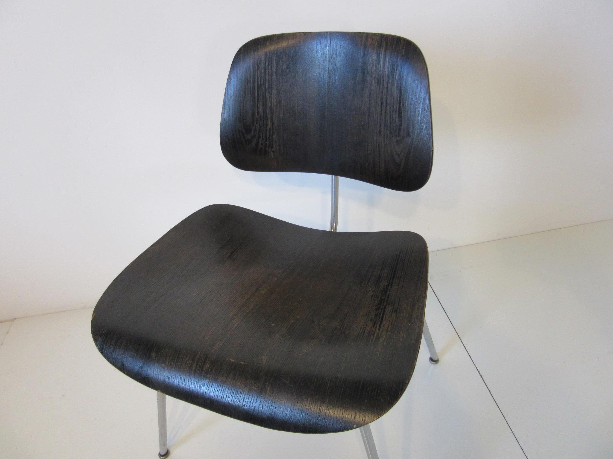 20th Century Early Eames Aniline Dyed DCM Chair for Herman Miller For Sale