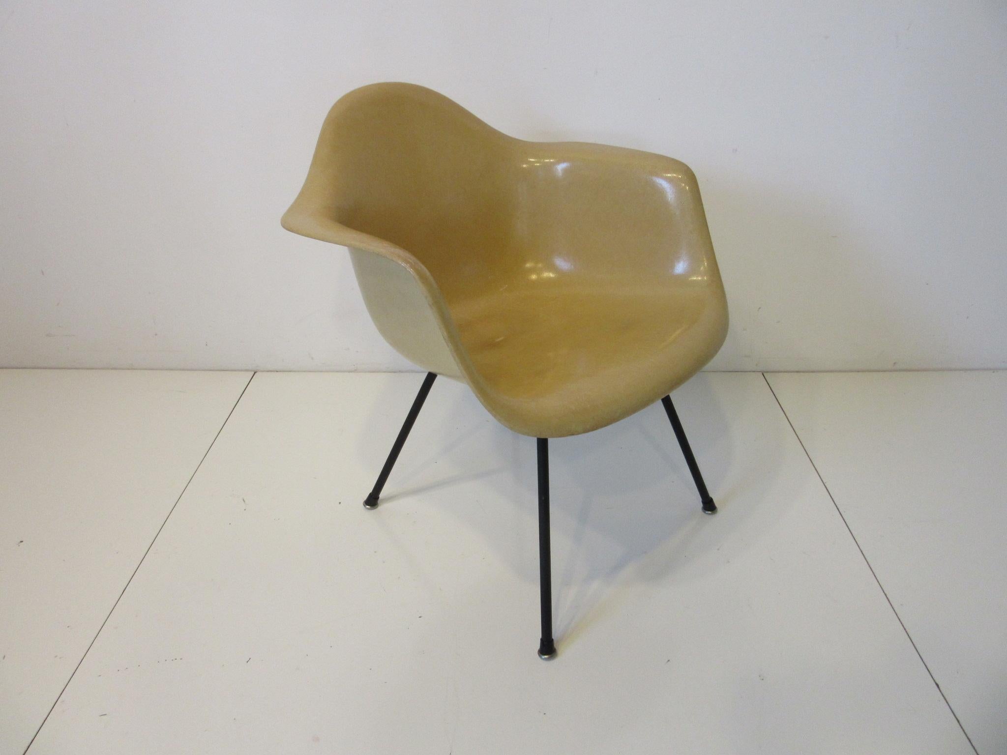 Early Eames Armshell Lounge Height Chair by Herman Miller 2