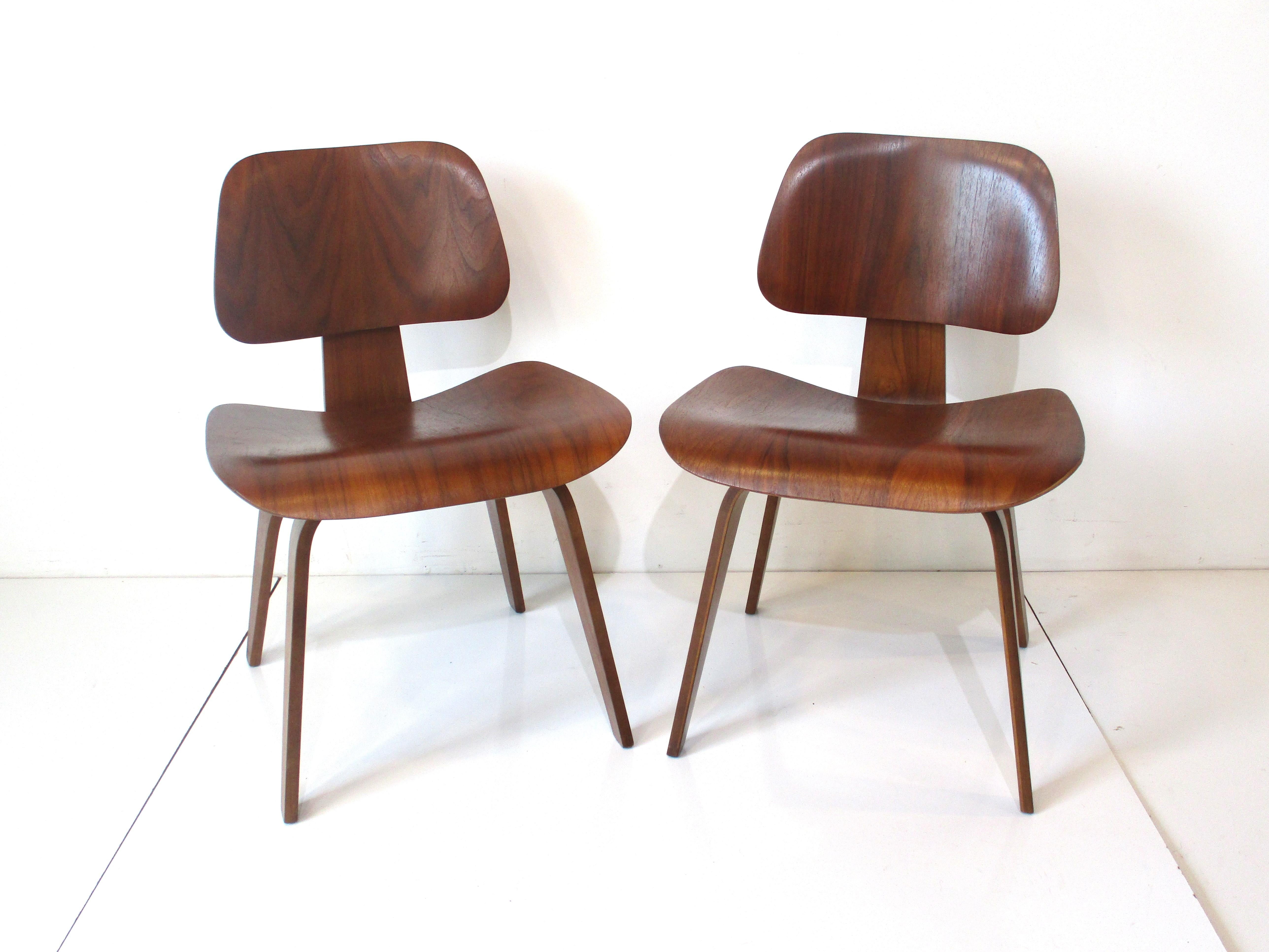 Early Eames Bent Walnut DCW for Herman Miller  For Sale 7