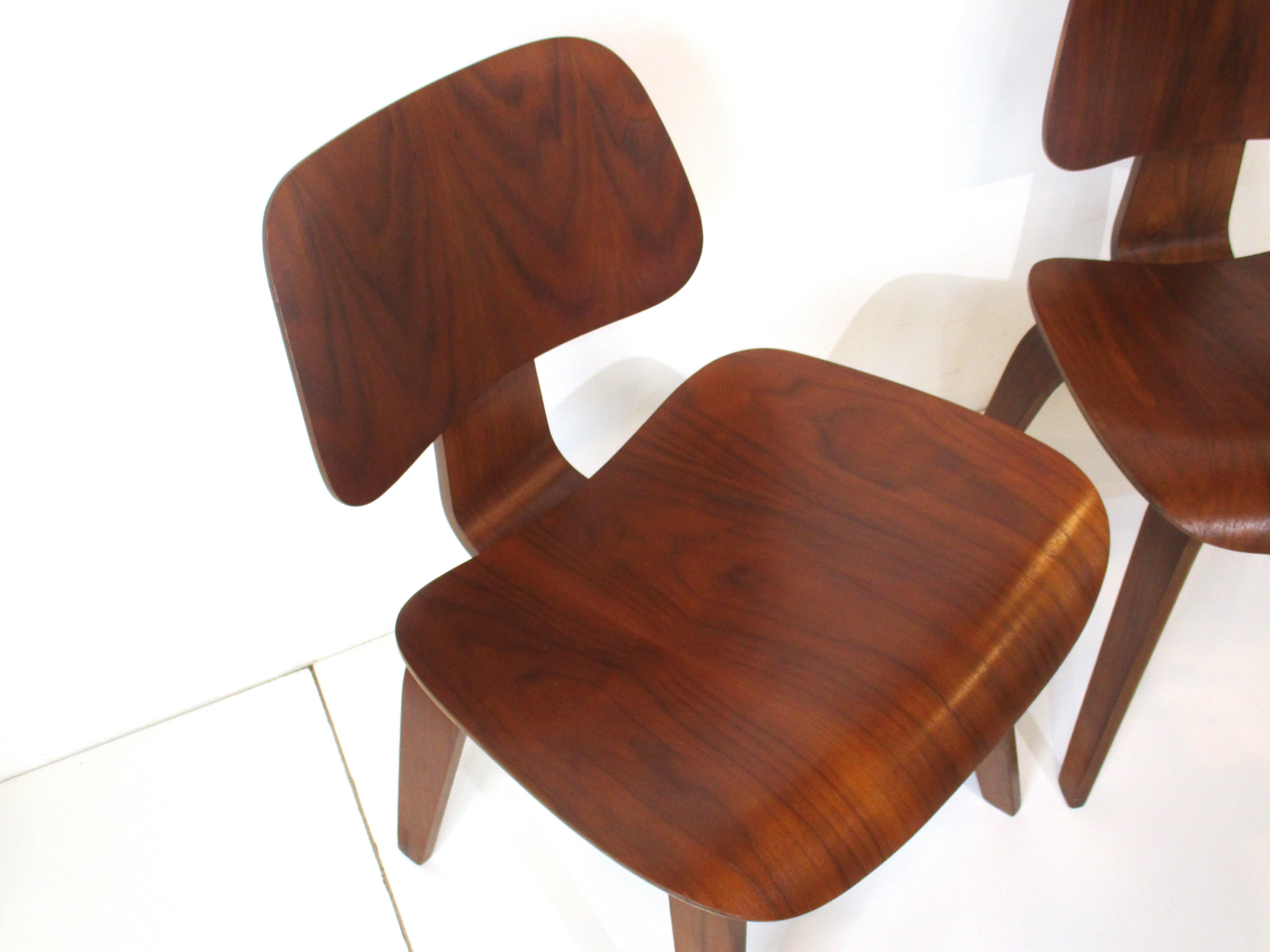 Mid-Century Modern Early Eames Bent Walnut DCW for Herman Miller  For Sale