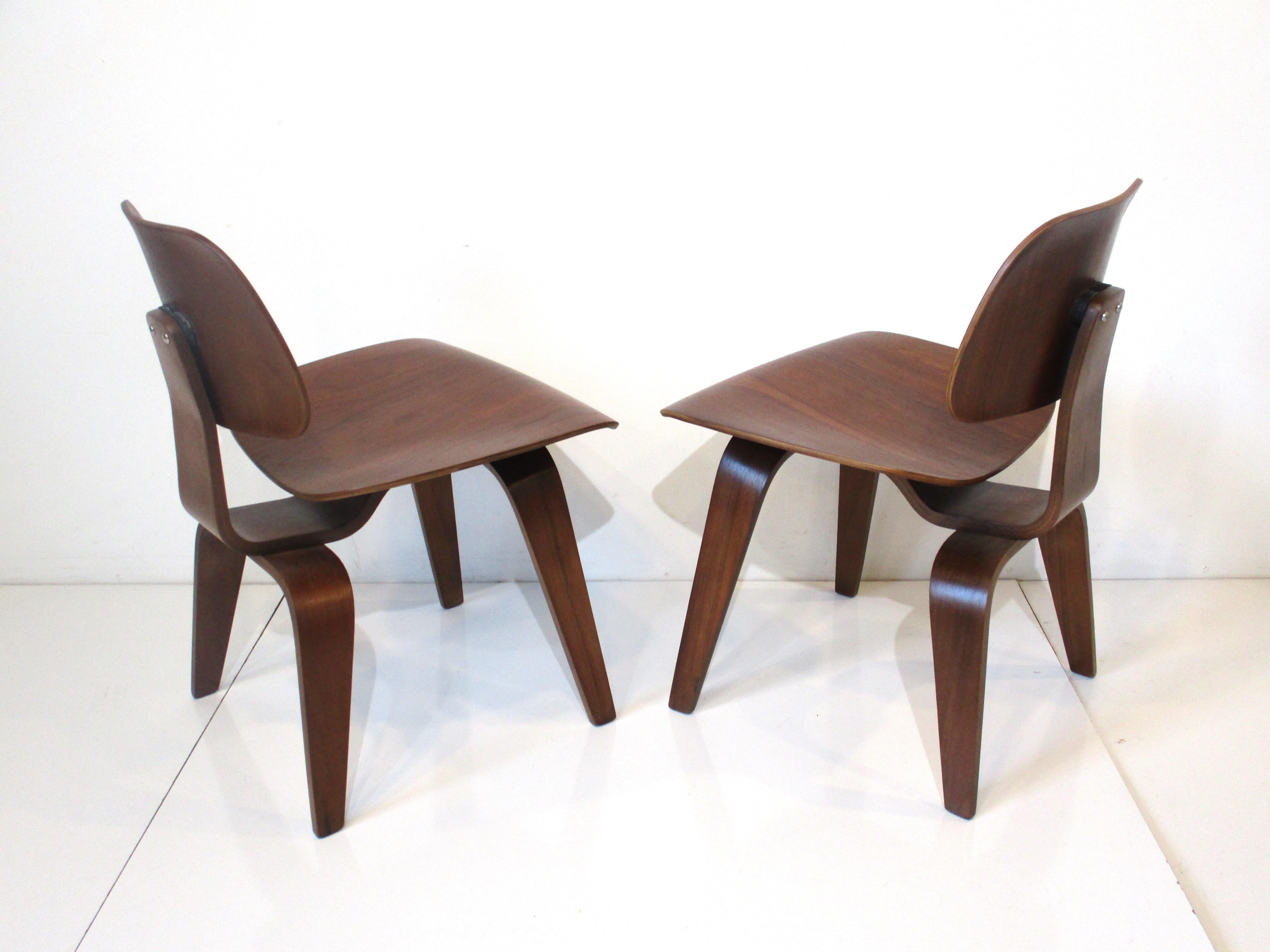 Early Eames Bent Walnut DCW for Herman Miller  For Sale 2
