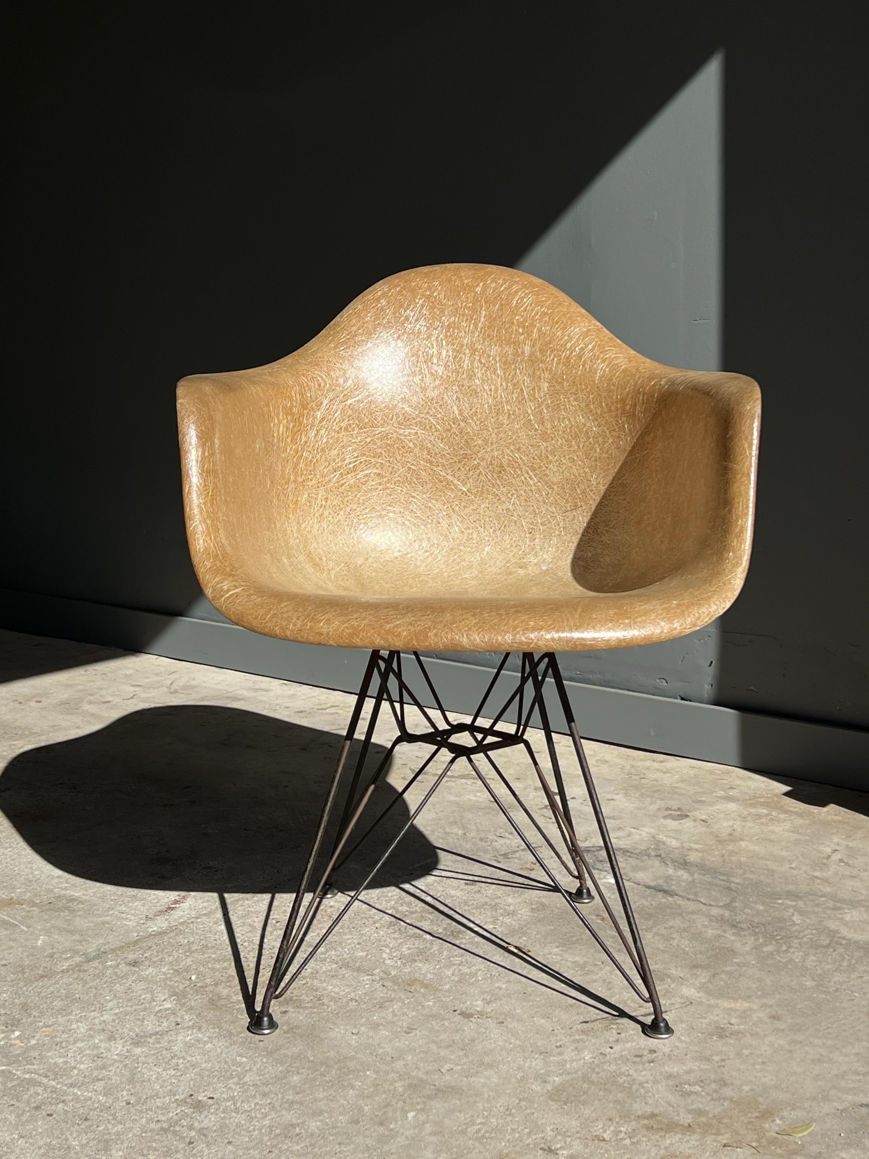 American Early Eames DAR Fiberglass Shell Chair Herman Miller For Sale
