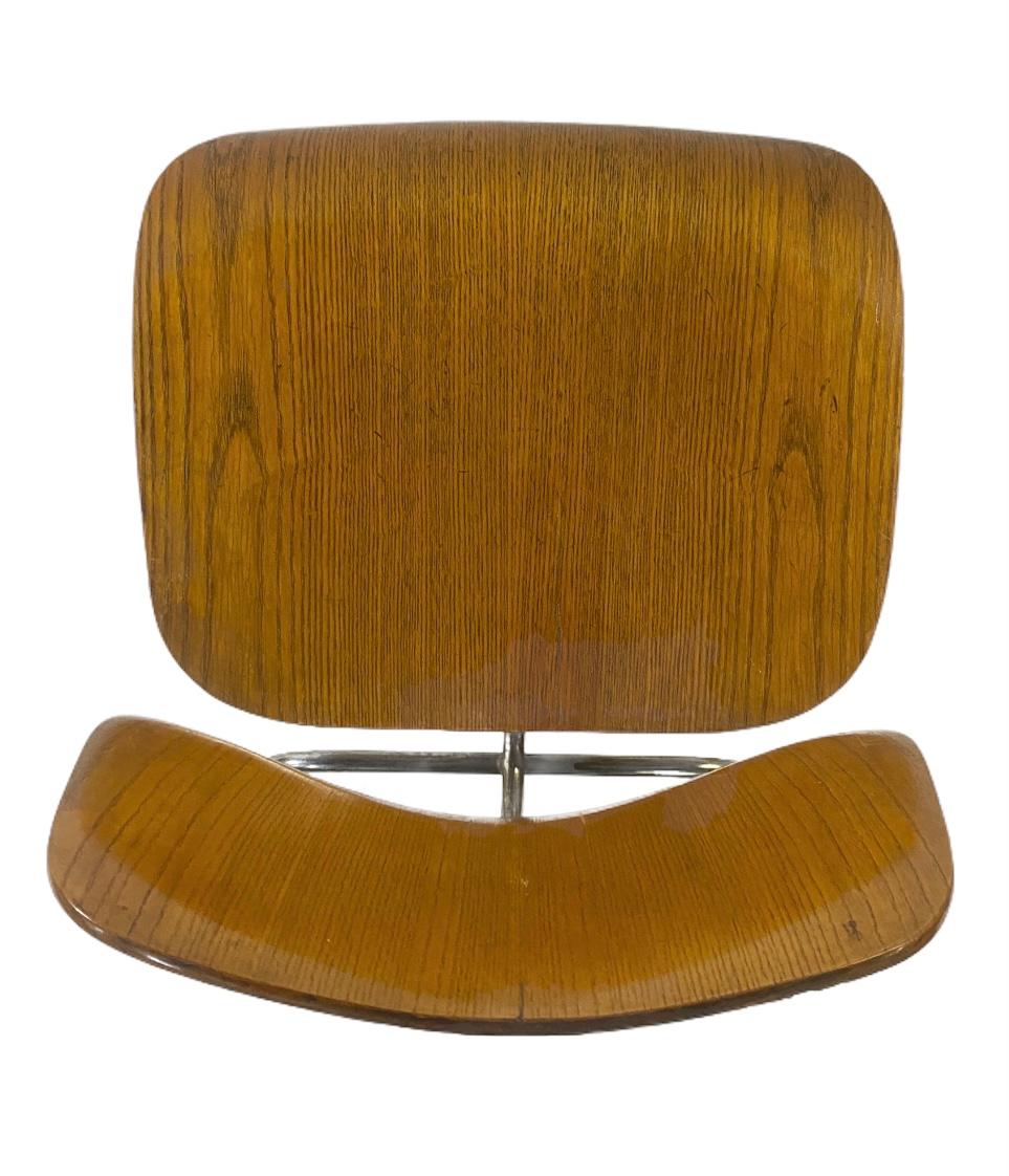 Early Eames Dcm by Evans Products, circa 1946/1947 1