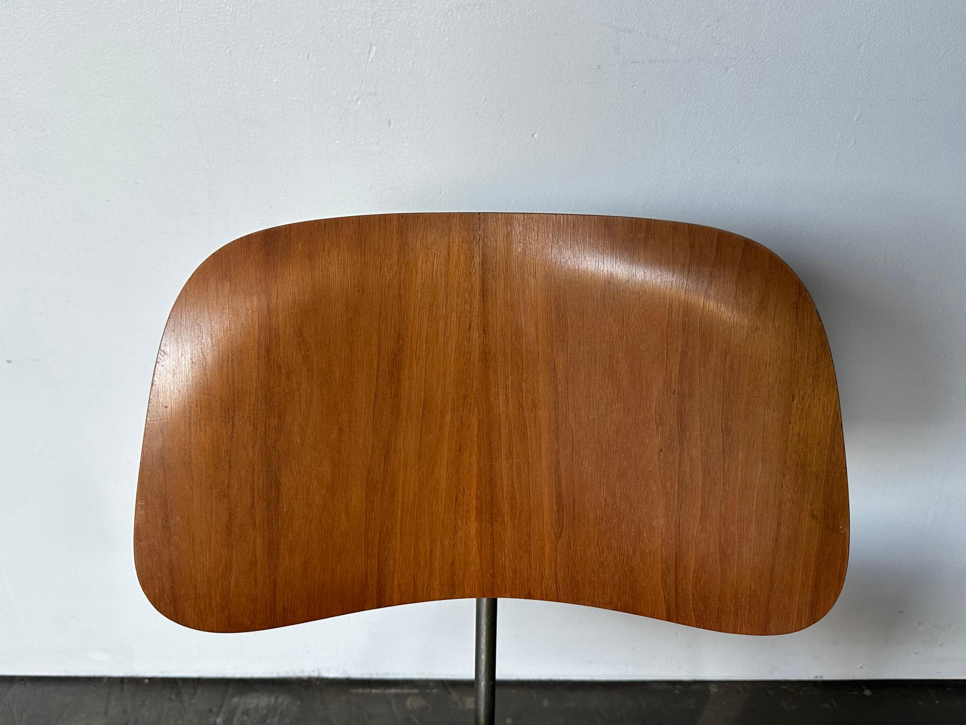 Early Eames DCM Dining Chair by Herman Miller, 1950s Edition For Sale 2