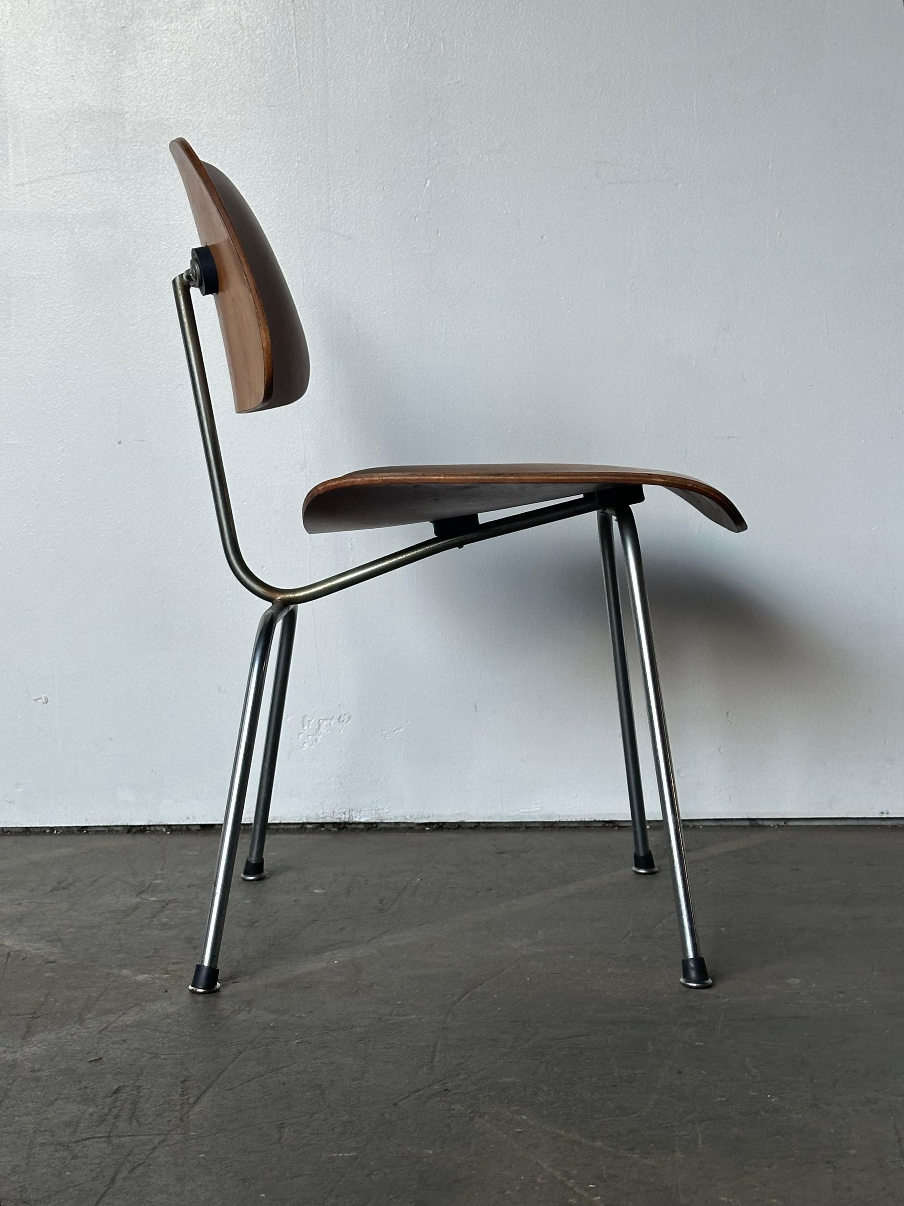 Early Eames DCM Dining Chair by Herman Miller, 1950s Edition For Sale 4