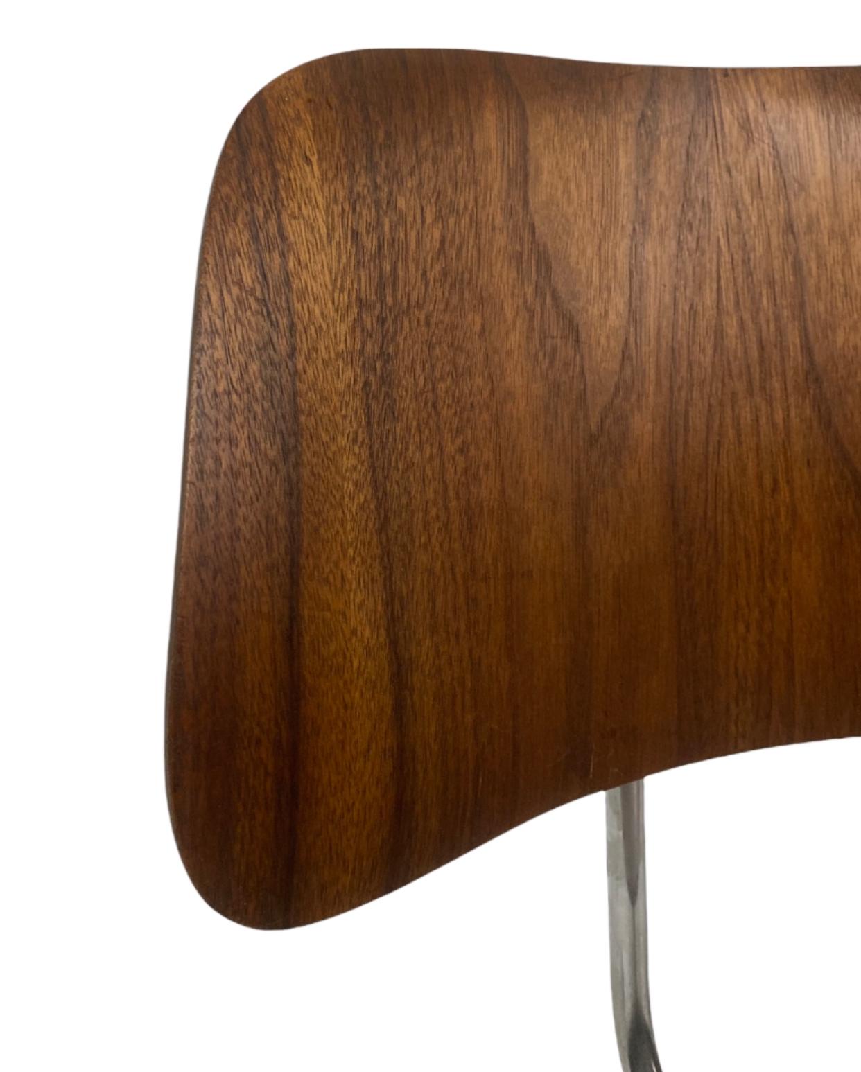 Early Eames DCM Dining Chair in Walnut by Evans Products 6