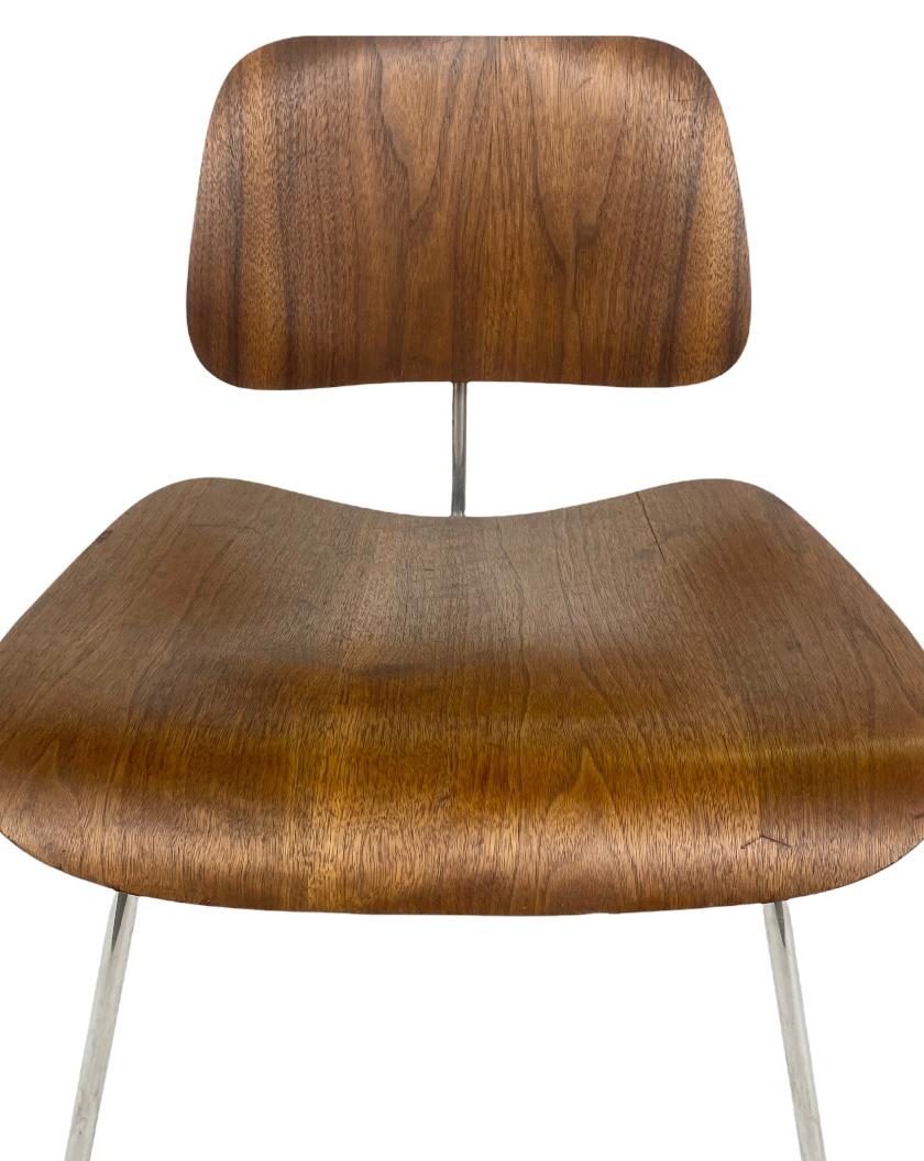 20th Century Early Eames DCM Dining Chair in Walnut by Evans Products