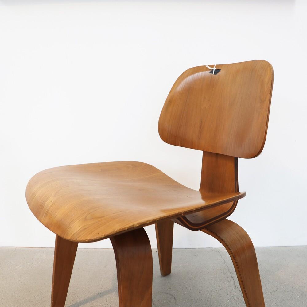 Early Eames Dcw for Herman Miller In Good Condition In Princeton Junction, NJ