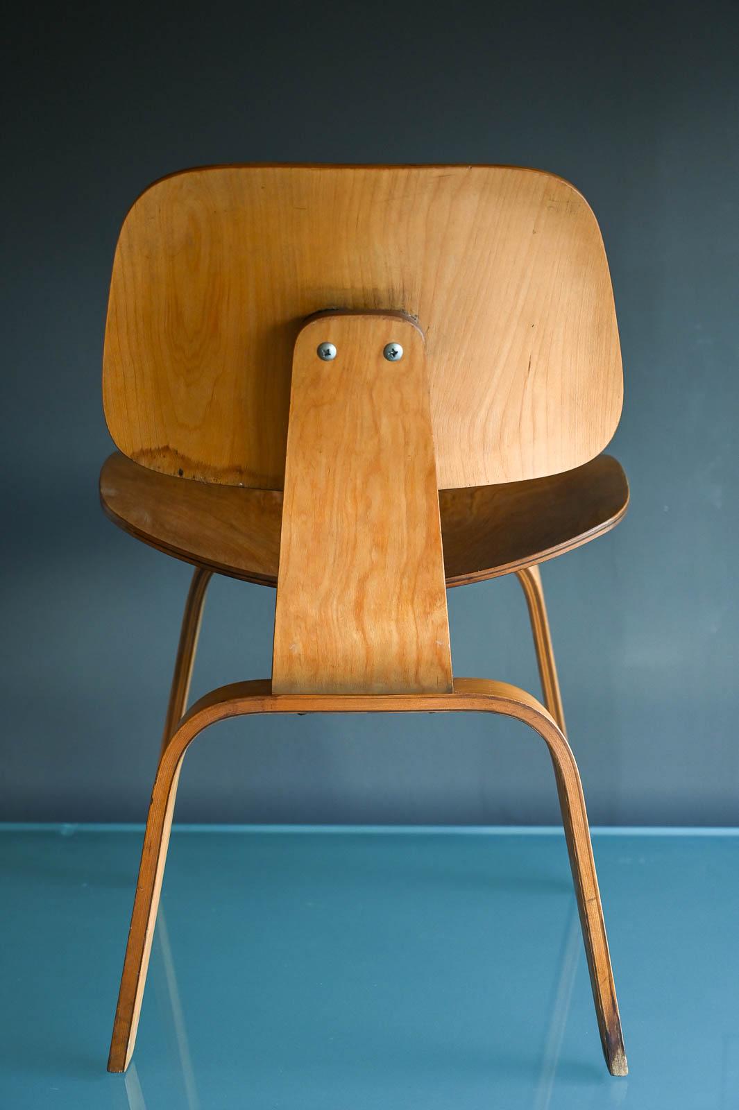 Early Eames DCW in Ash, ca. 1955 10