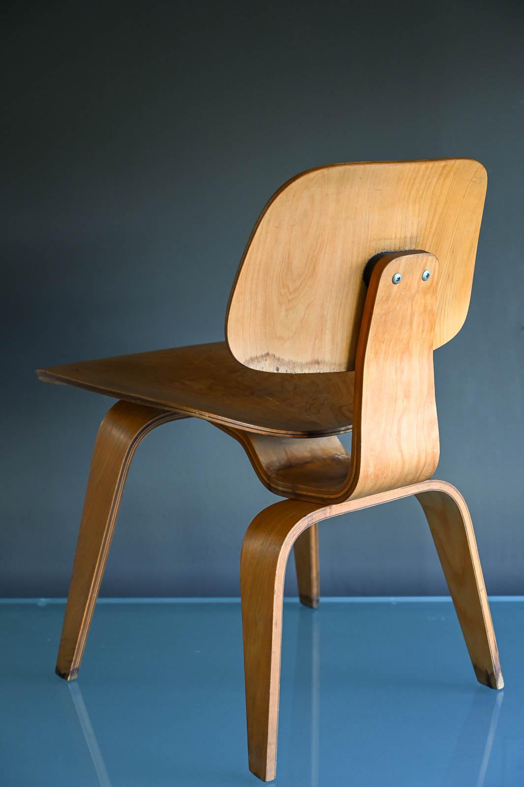 Early Eames DCW in Ash, ca. 1955 1