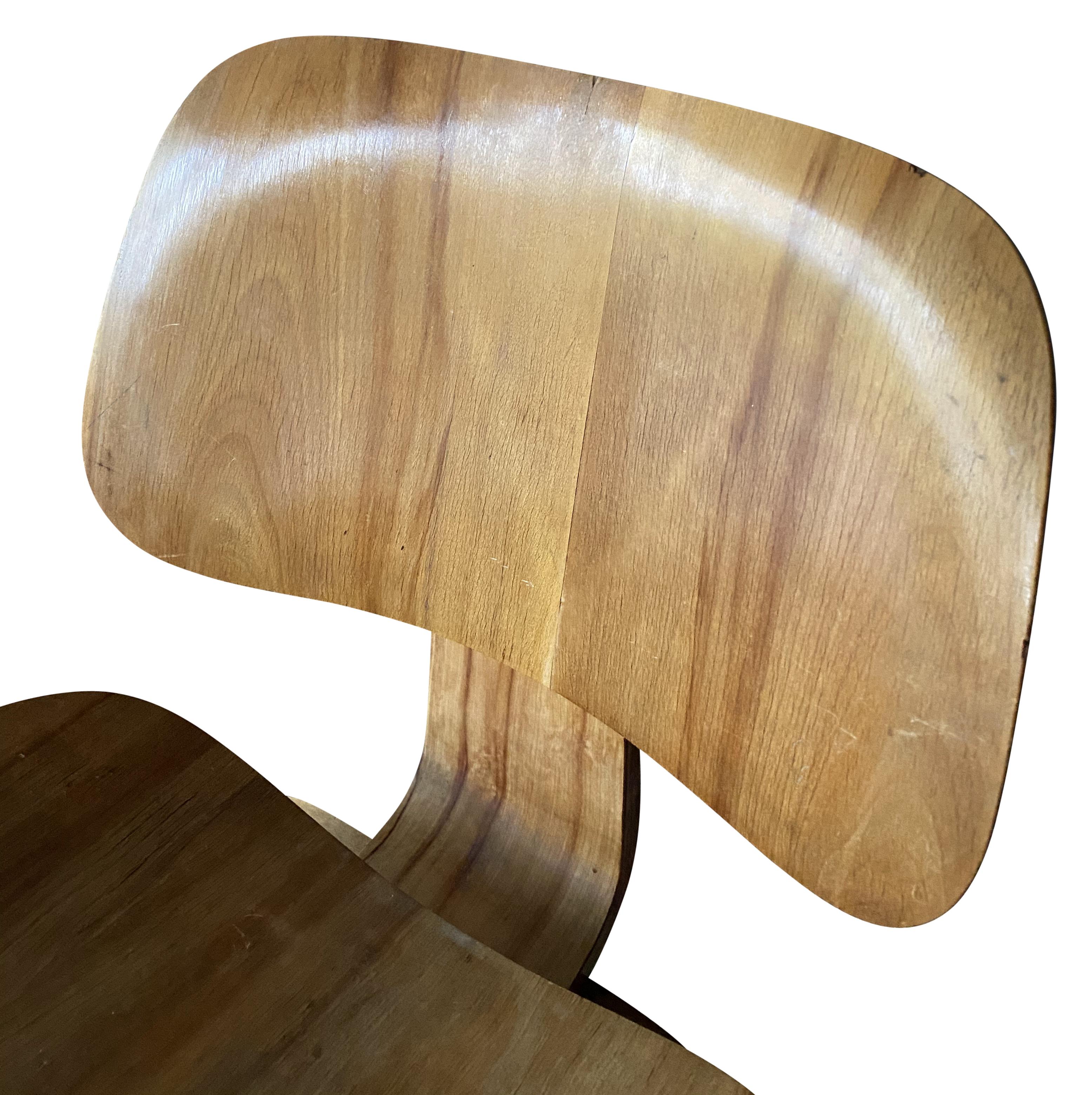 Early Eames DCW Mid-Century Modern bent plywood chair by Evans Products Pre-Herman Miller.