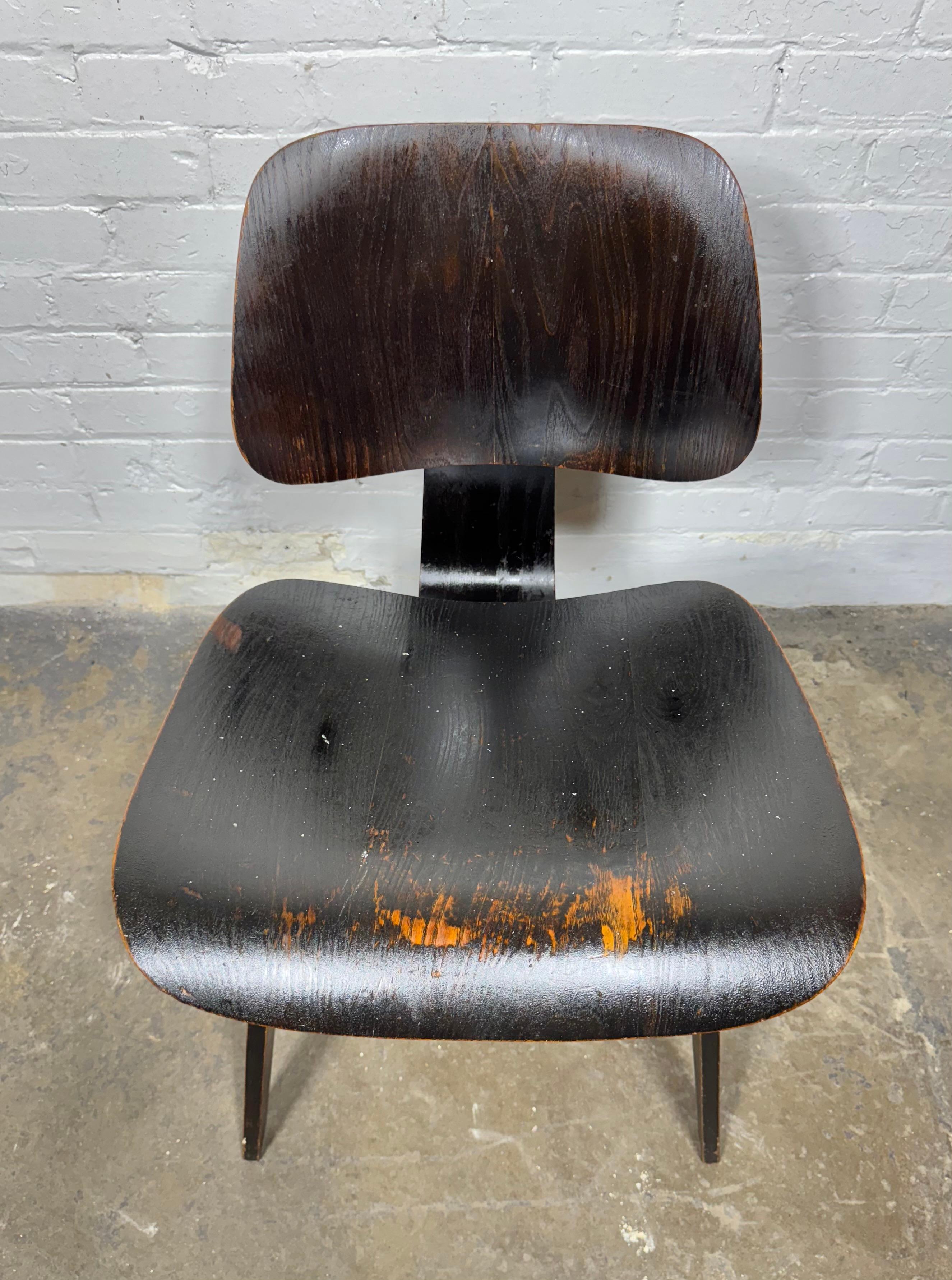 Early Eames DCW (Con etiqueta Evans) anilina negra en venta 2