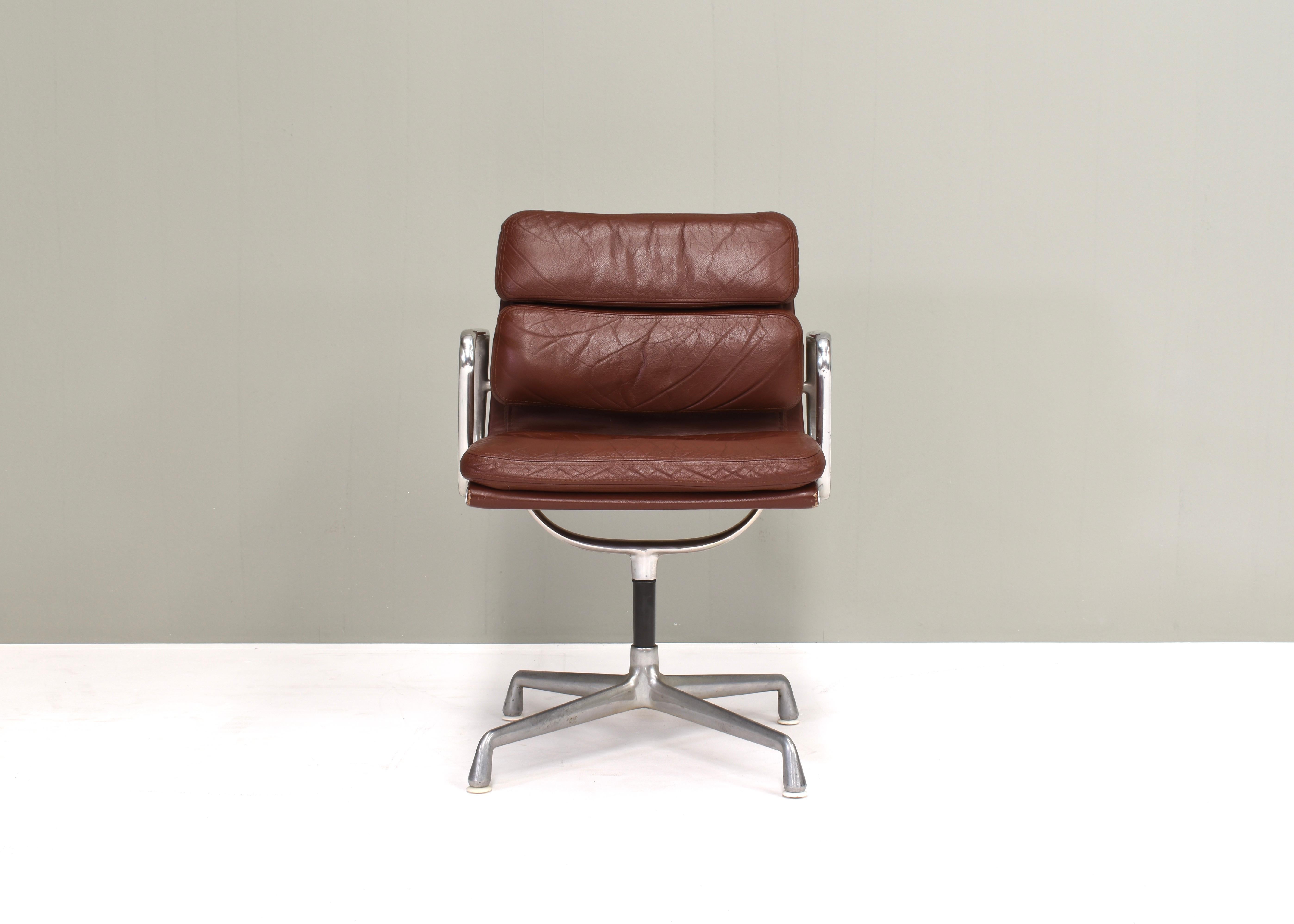 Stunning Eames EA208 aluminum series softpad chair in tan leather. The chair was produced in the 1970’s but still looks amazing. The chrome shows some signs of use in the manor of minor damages and scratching. The leather has age patina and still is