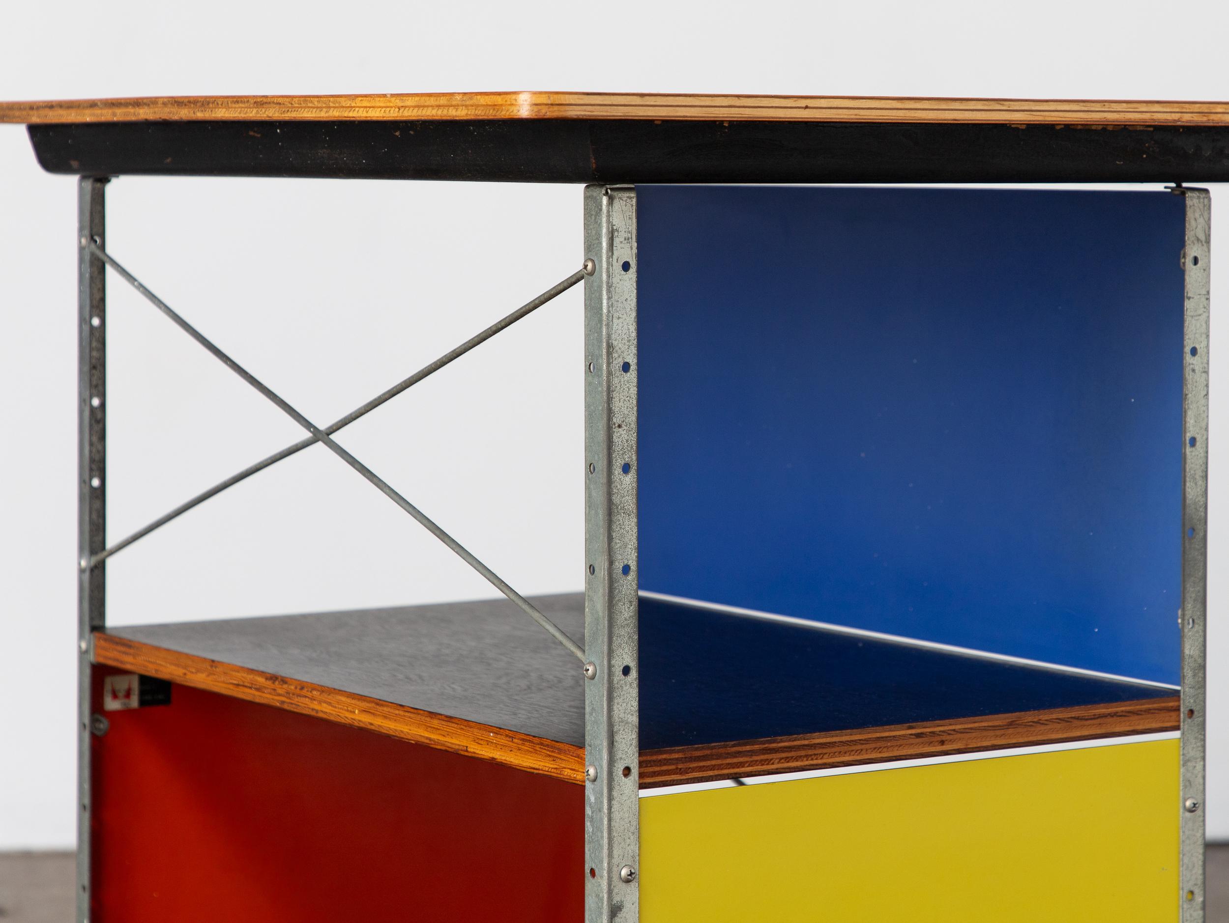 Early Eames ESU-D-10-C Desk - 1st generation, Herman Miller, 1950s, Original In Good Condition In Brooklyn, NY