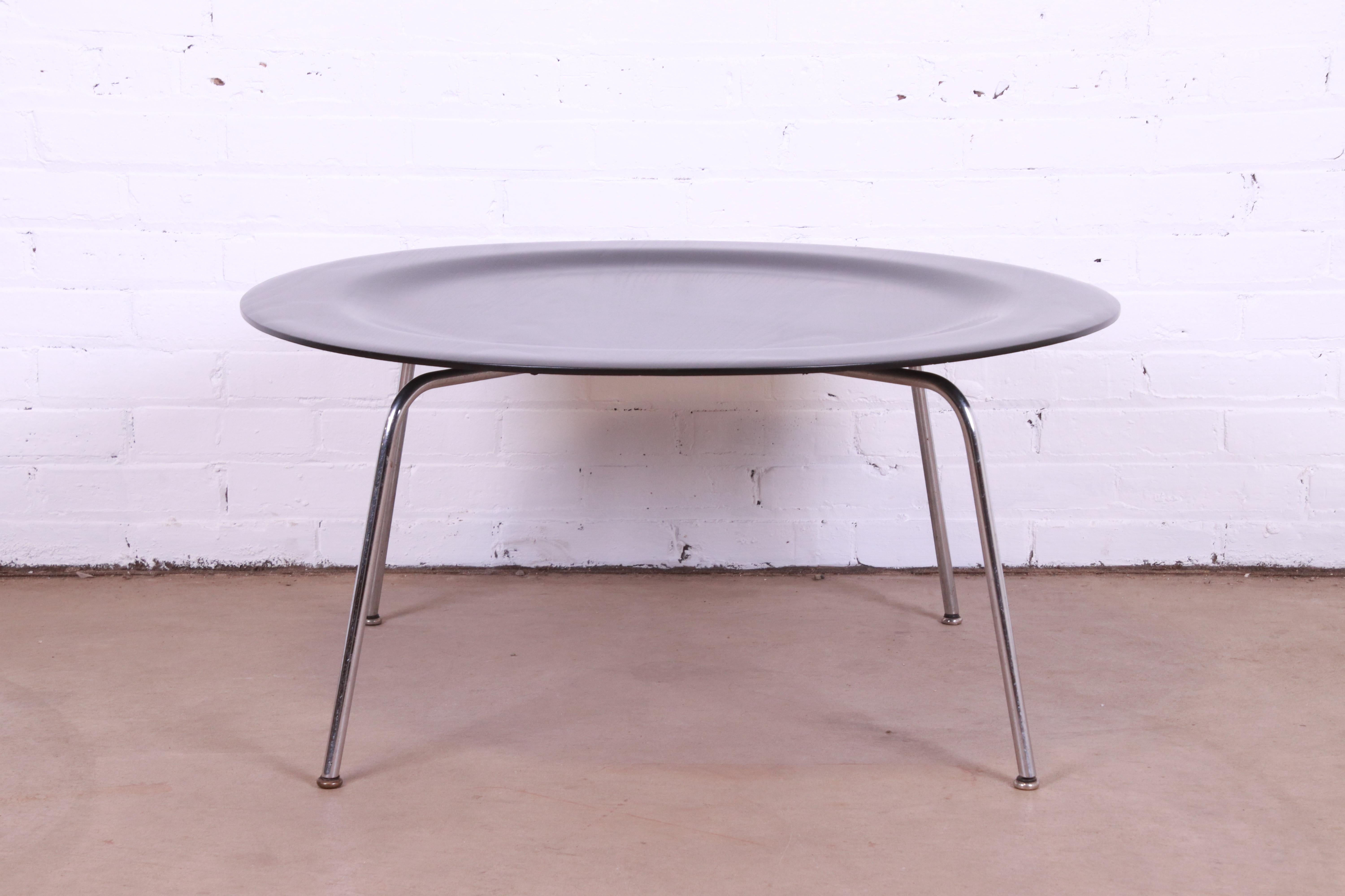 Early Eames for Herman Miller CTM Coffee Table, Newly Refinished For Sale 4