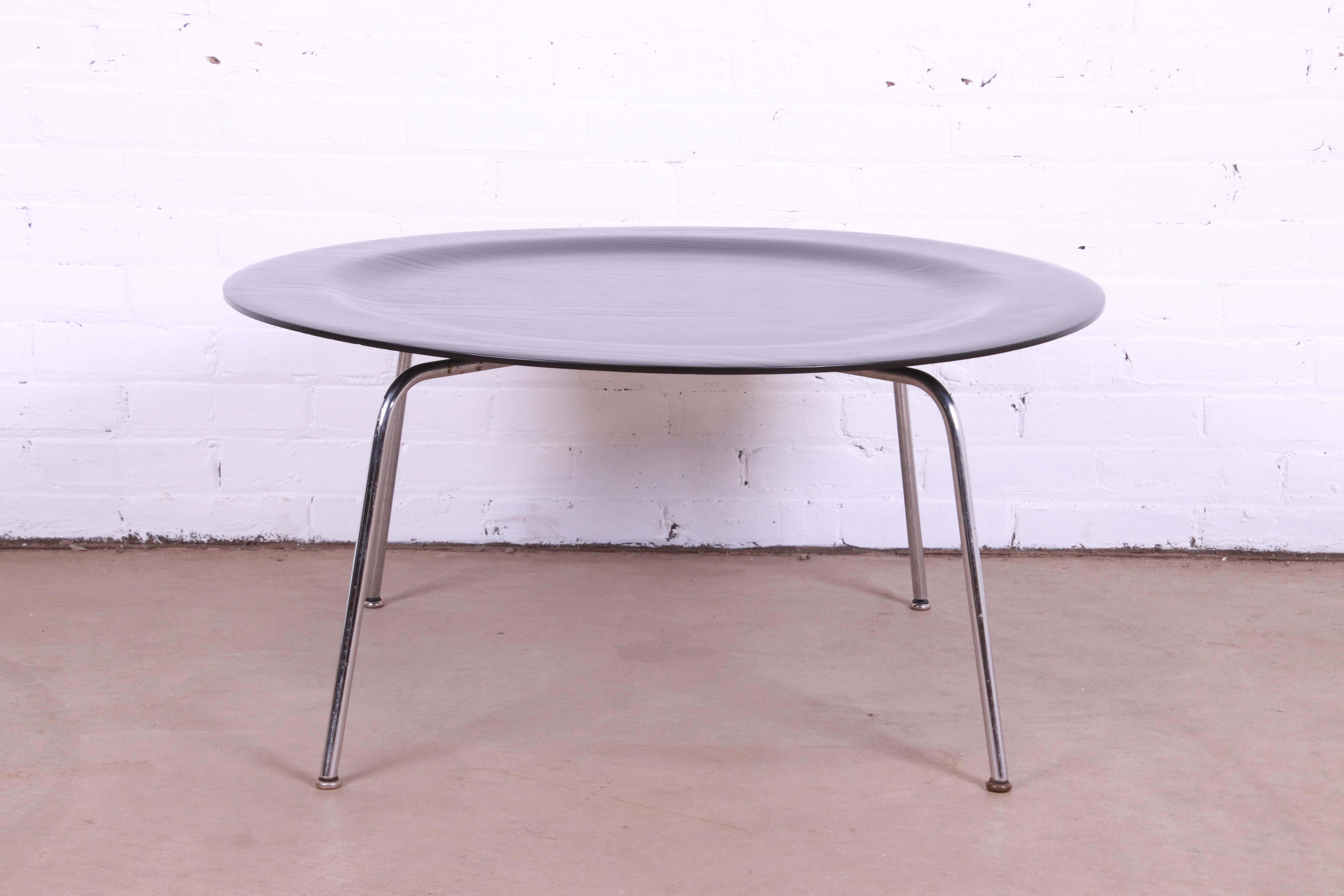 Mid-Century Modern Early Eames for Herman Miller CTM Coffee Table, Newly Refinished For Sale