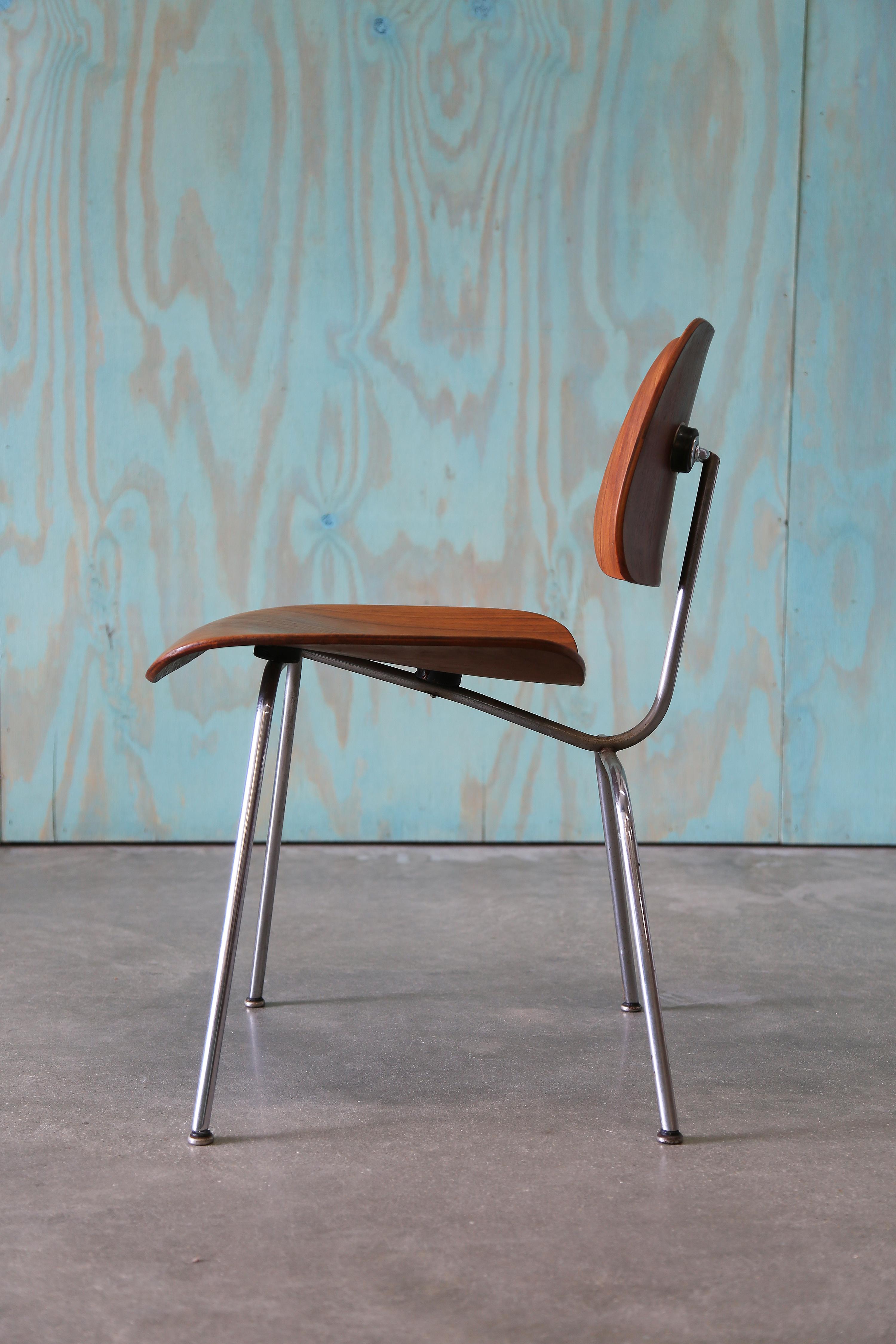 Mid-Century Modern Early Eames for Herman Miller DCM Molded Dining Chair Set of Four