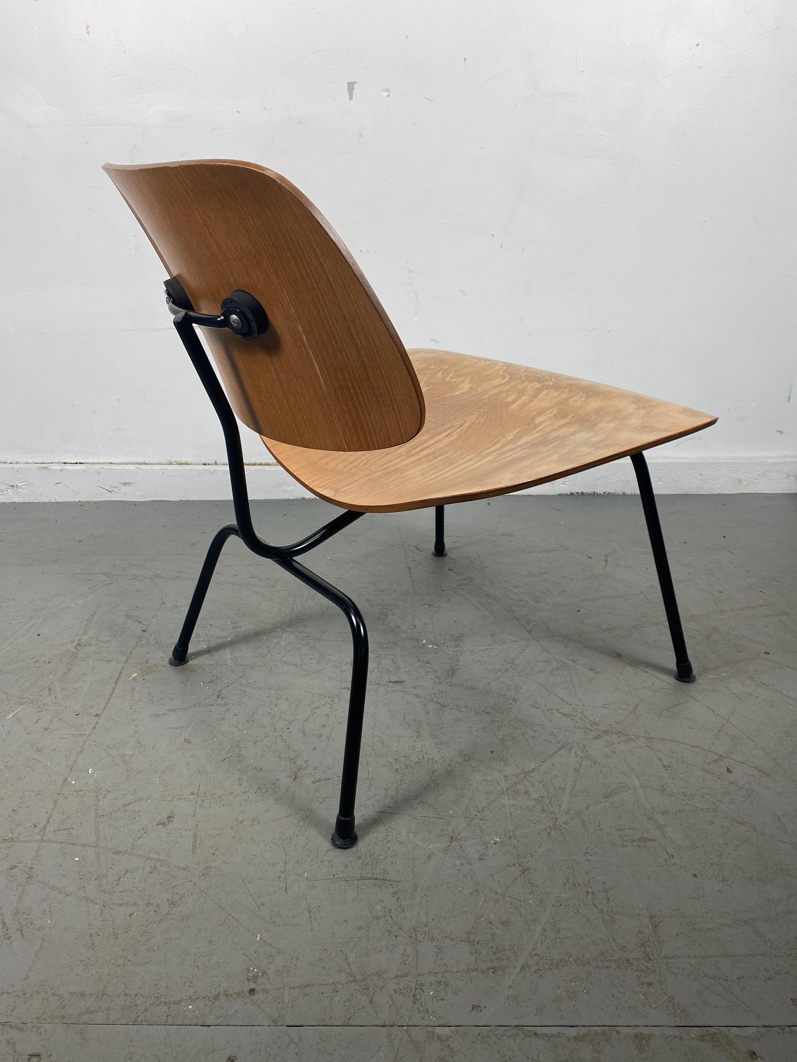 Early Eames LCM Lounge Chair, Herman Miller, EE.UU., años 50, estructura de fresno/negro Estadounidense en venta