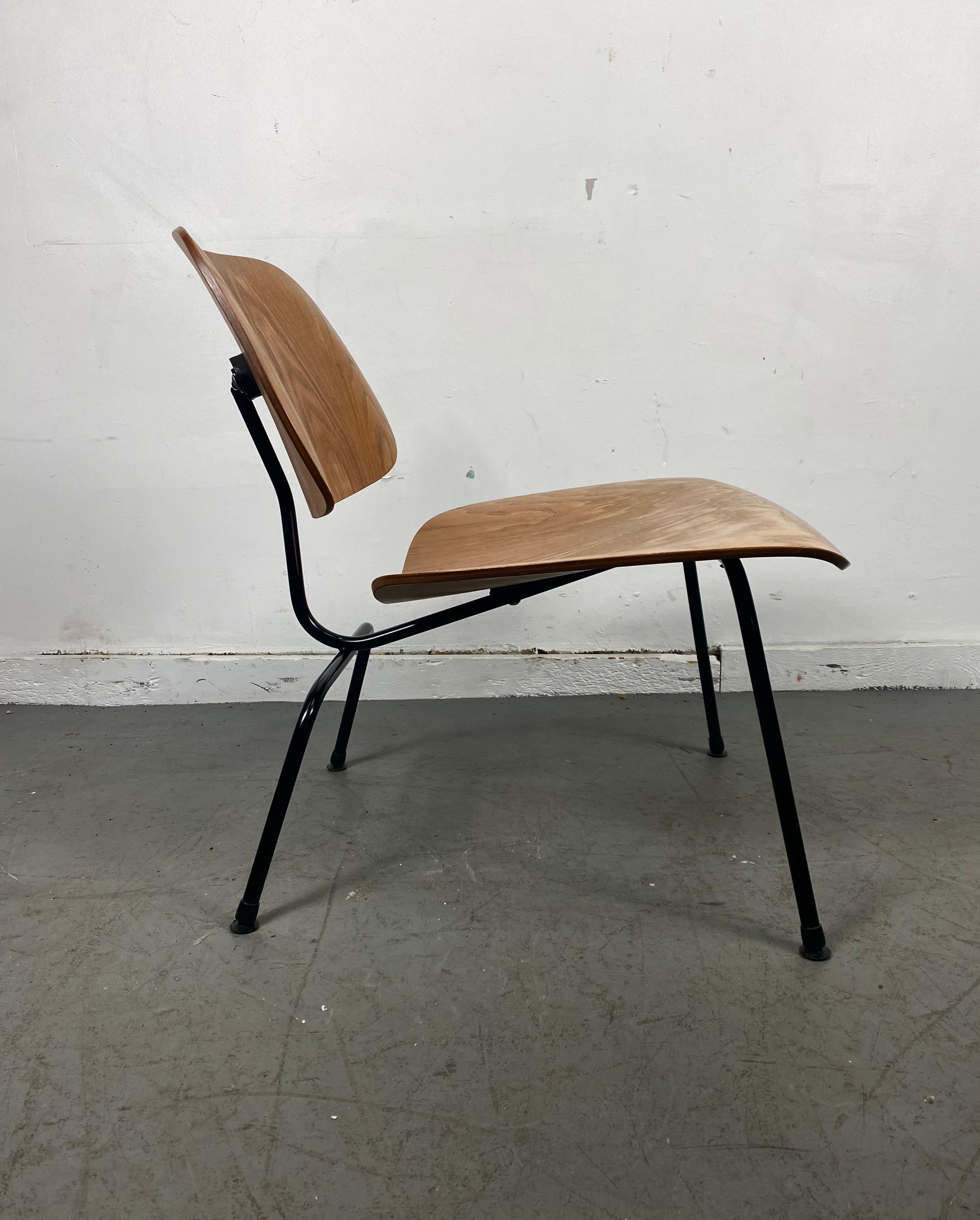Métal Early Eames LCM Lounge Chair, Herman Miller, États-Unis, années 1950, structure en frêne/noir en vente