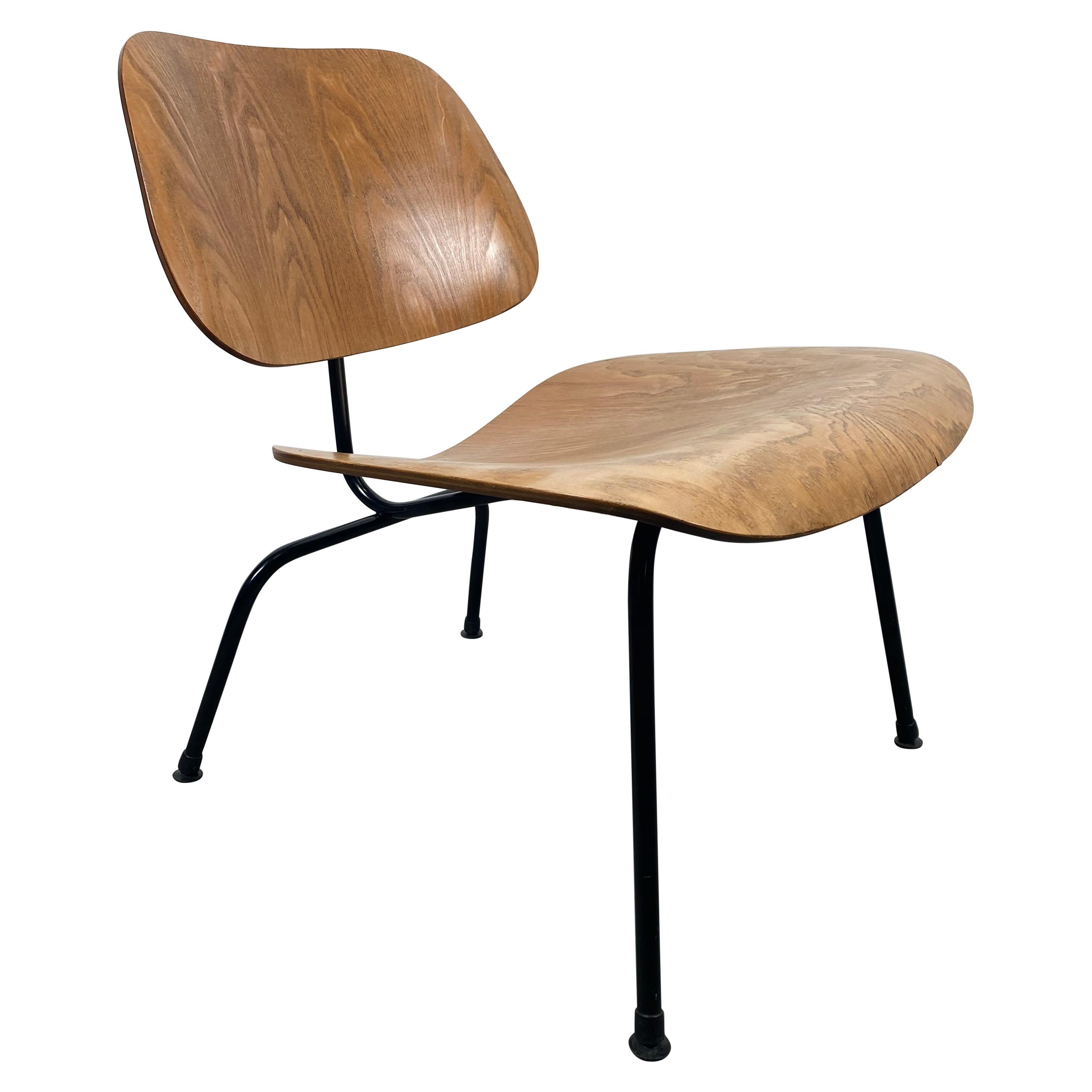 Early Eames LCM Lounge Chair, Herman Miller, USA, 1950s, Ash/ Black Frame For Sale