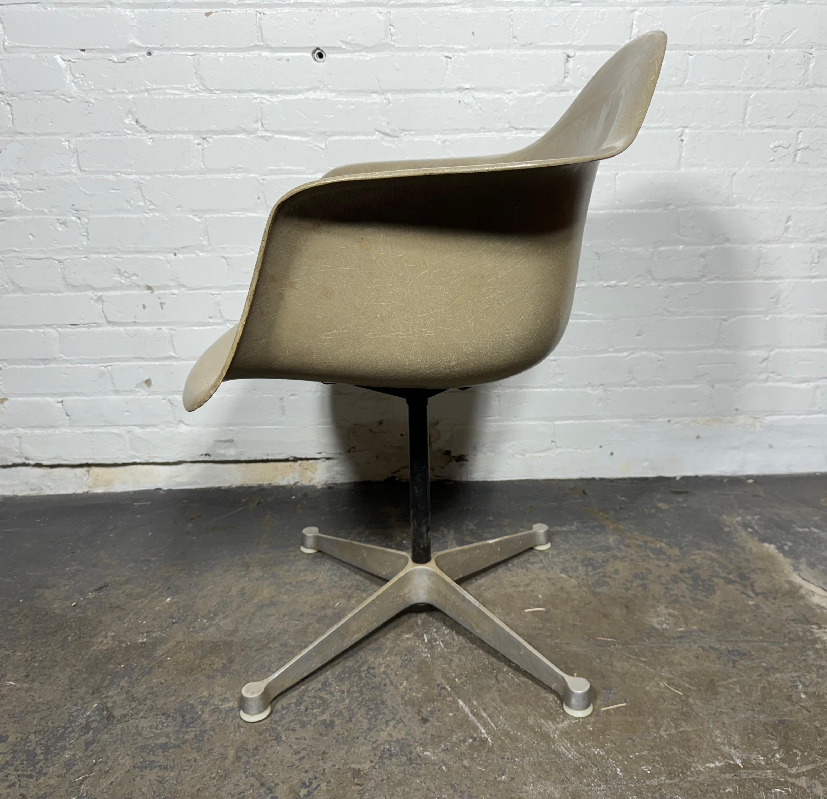 American Early Eames PAC  Swivel Armchair w/Greige Fiberglass Shell & Aluminum Base