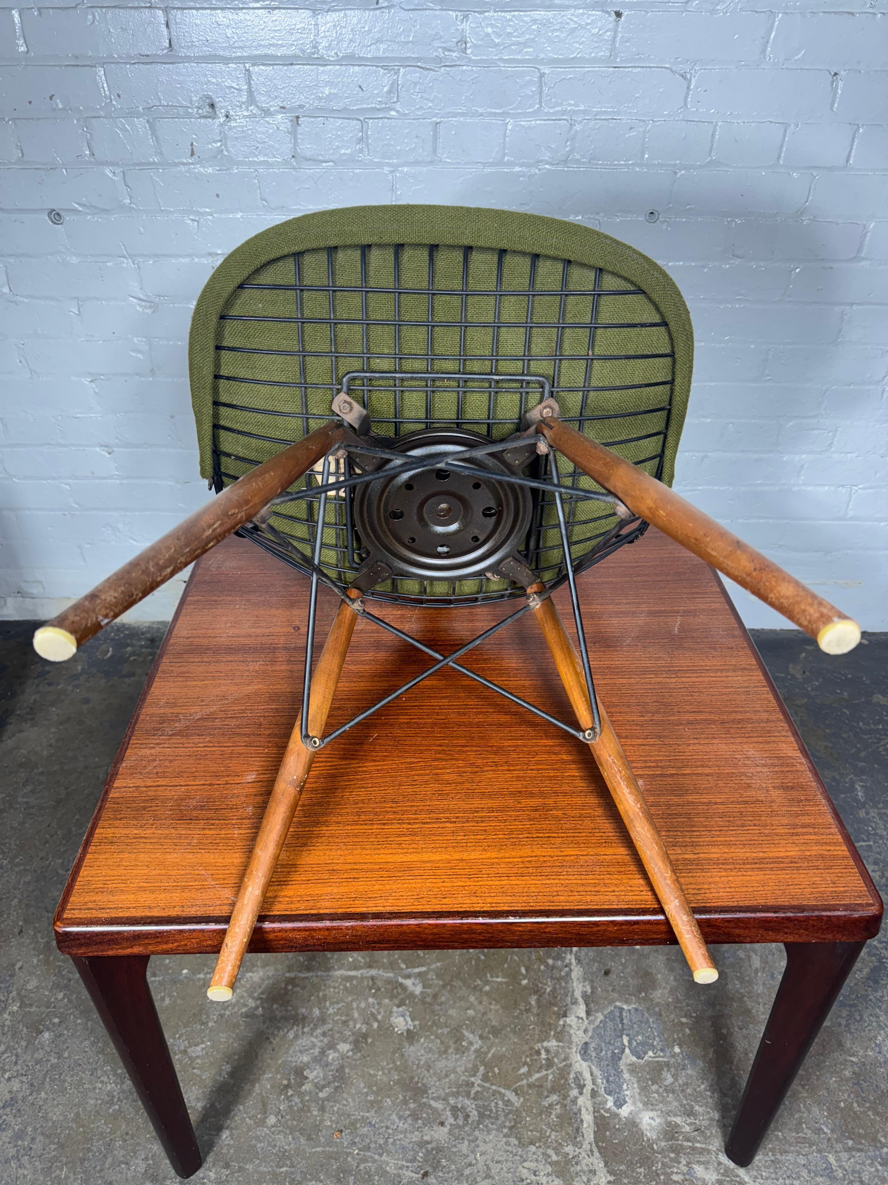 Américain Early Eames PKW Dowel Leg Swivel Bikini Chair pour Herman Miller en vente