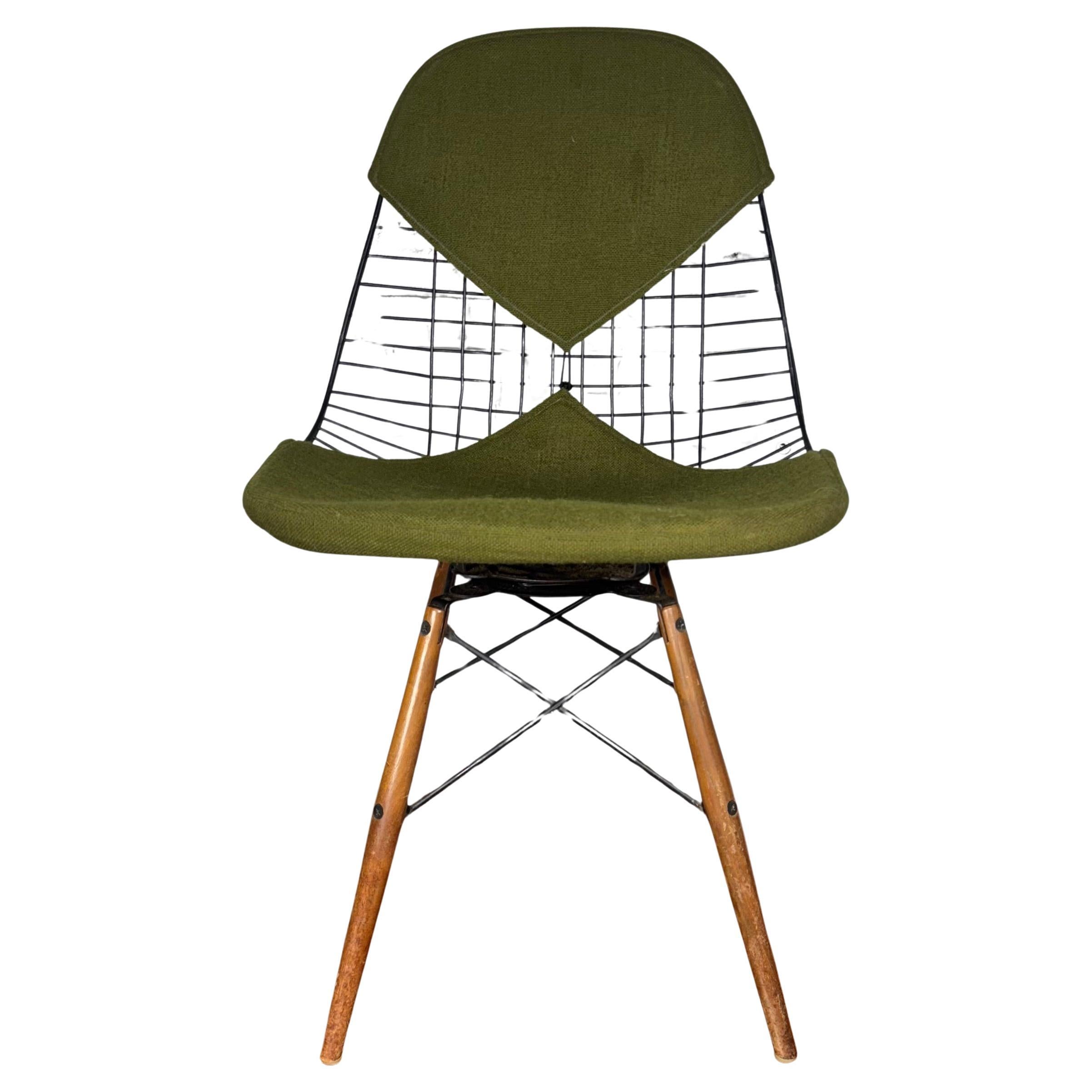 Early Eames PKW Dowel Leg Swivel Bikini Chair pour Herman Miller en vente