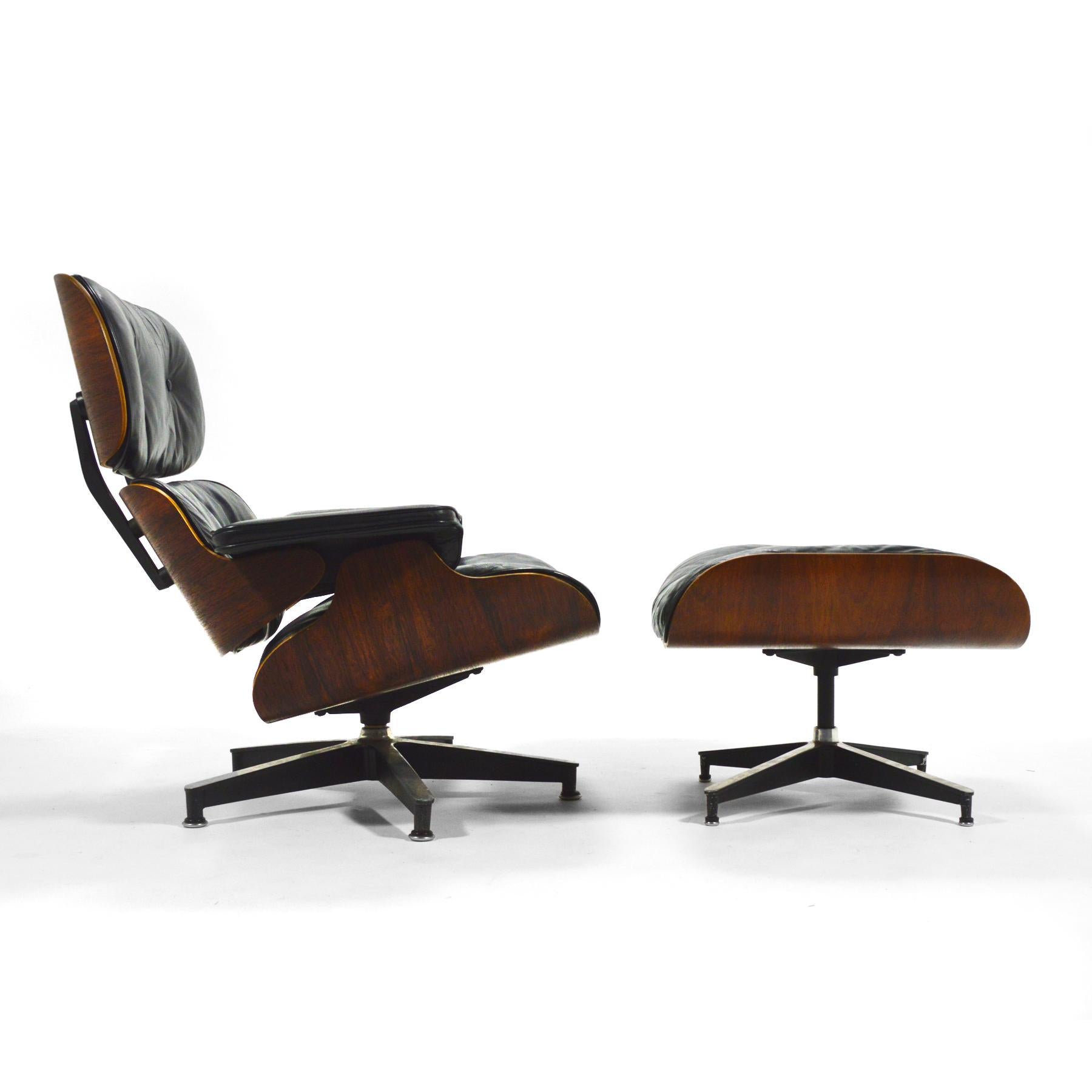 Early Eames Rosewood Lounge and Ottoman In Good Condition In Highland, IN