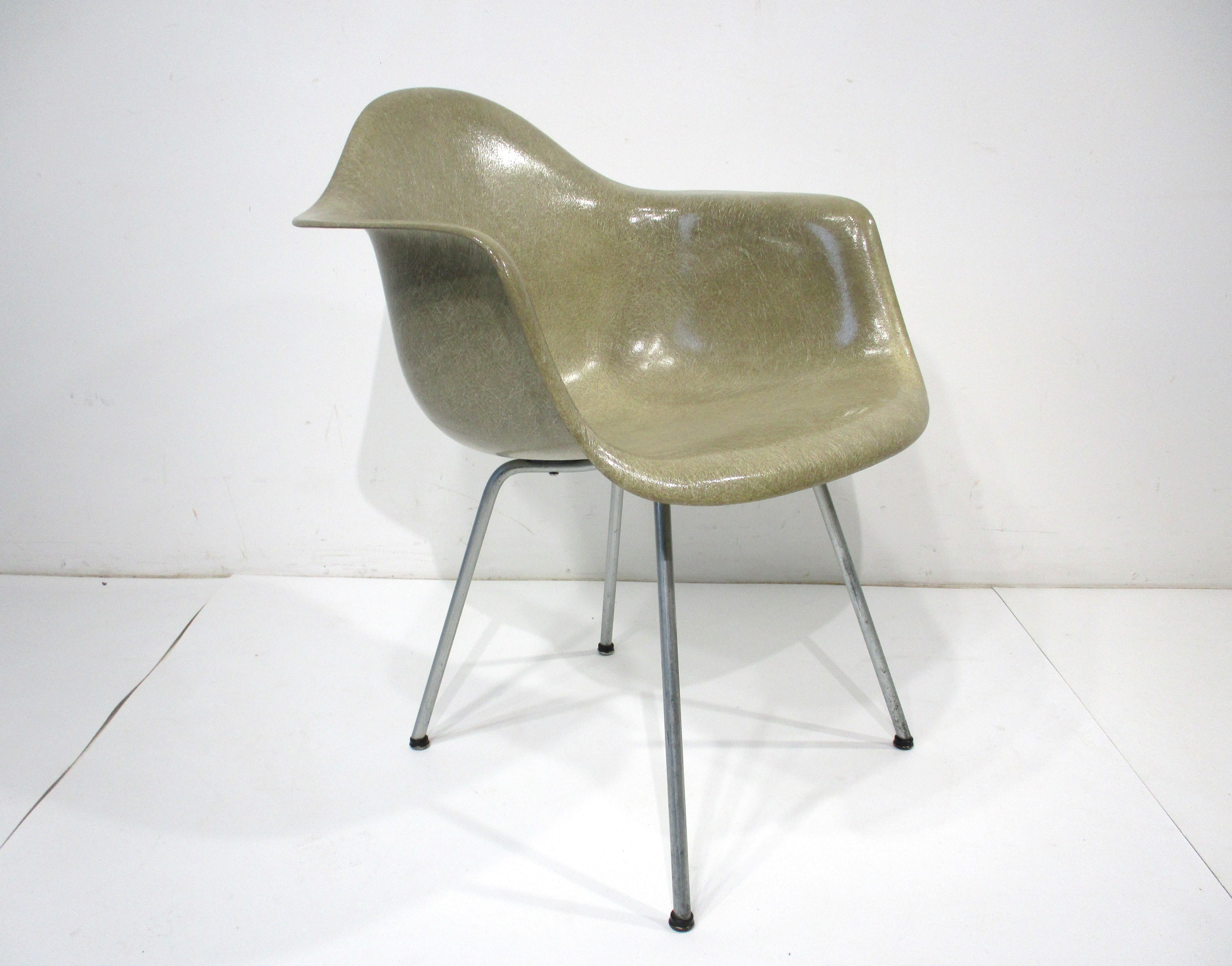 Early Eames Series 1 Rope Edge Arm Chair for Zenith Herman Miller For ...