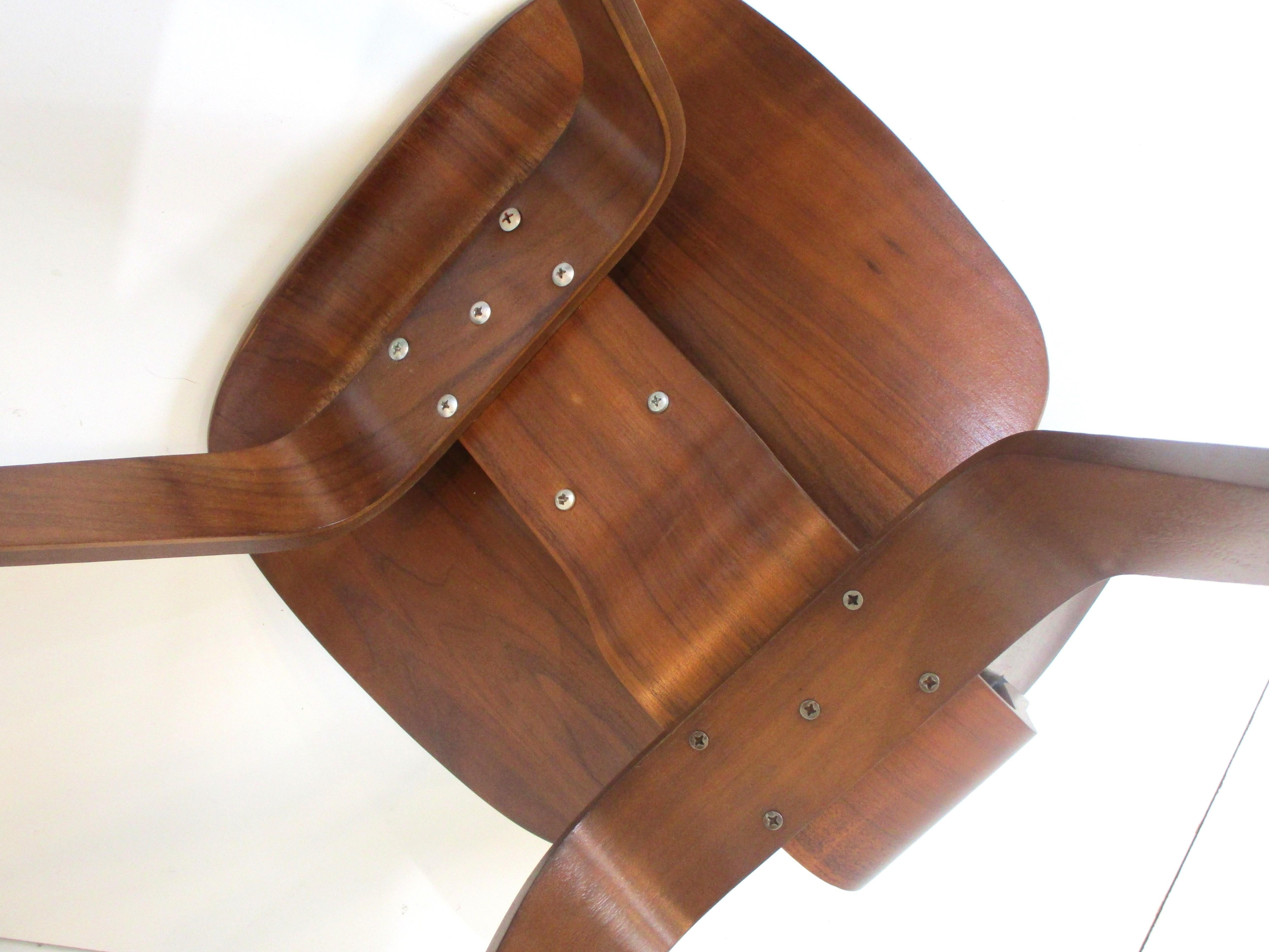 Early Eames Walnut DCW for Herman Miller / Evans 'B' For Sale 3