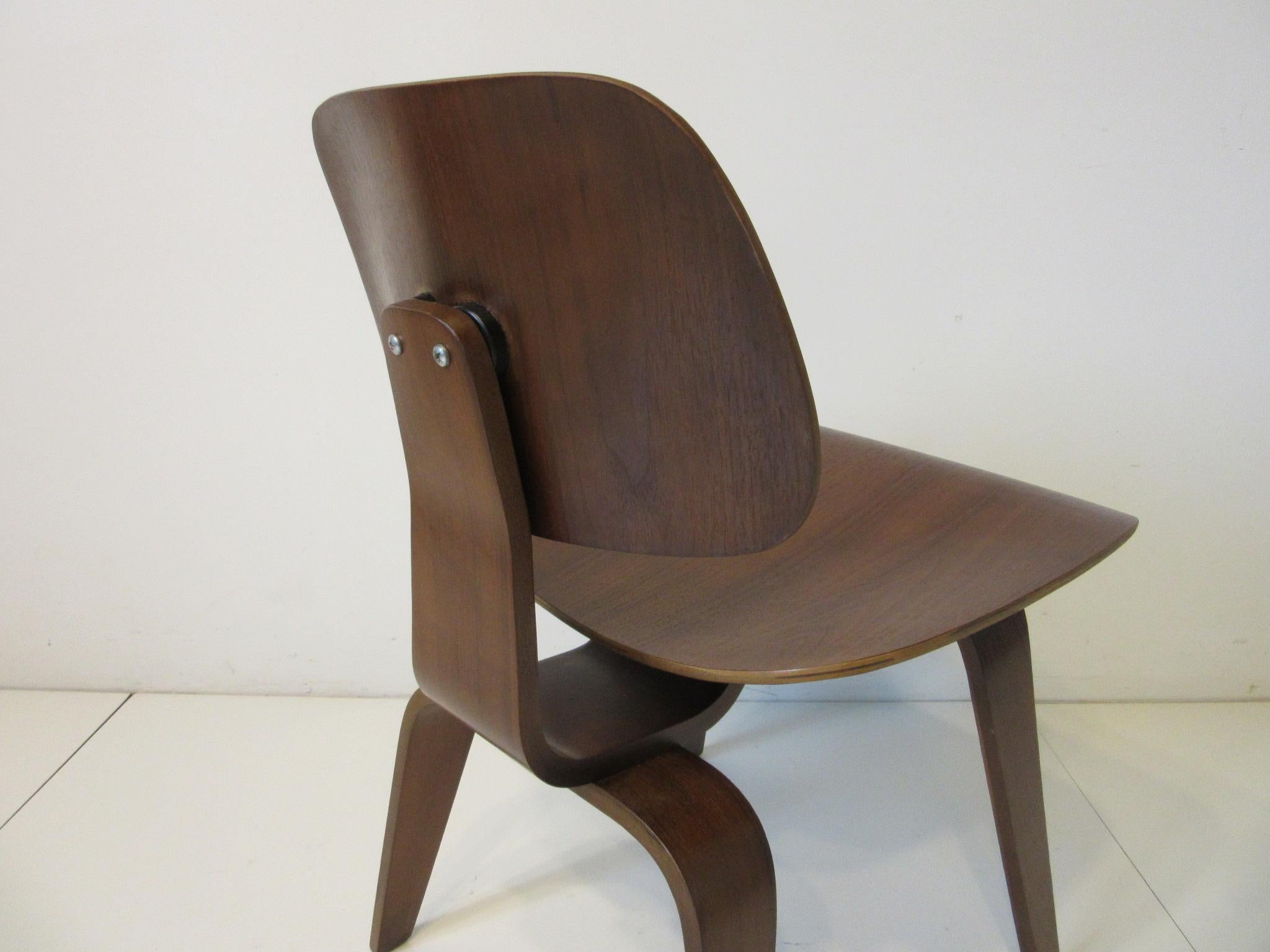 Early Eames Walnut DCW Side Chair by Herman Miller 'B' 1