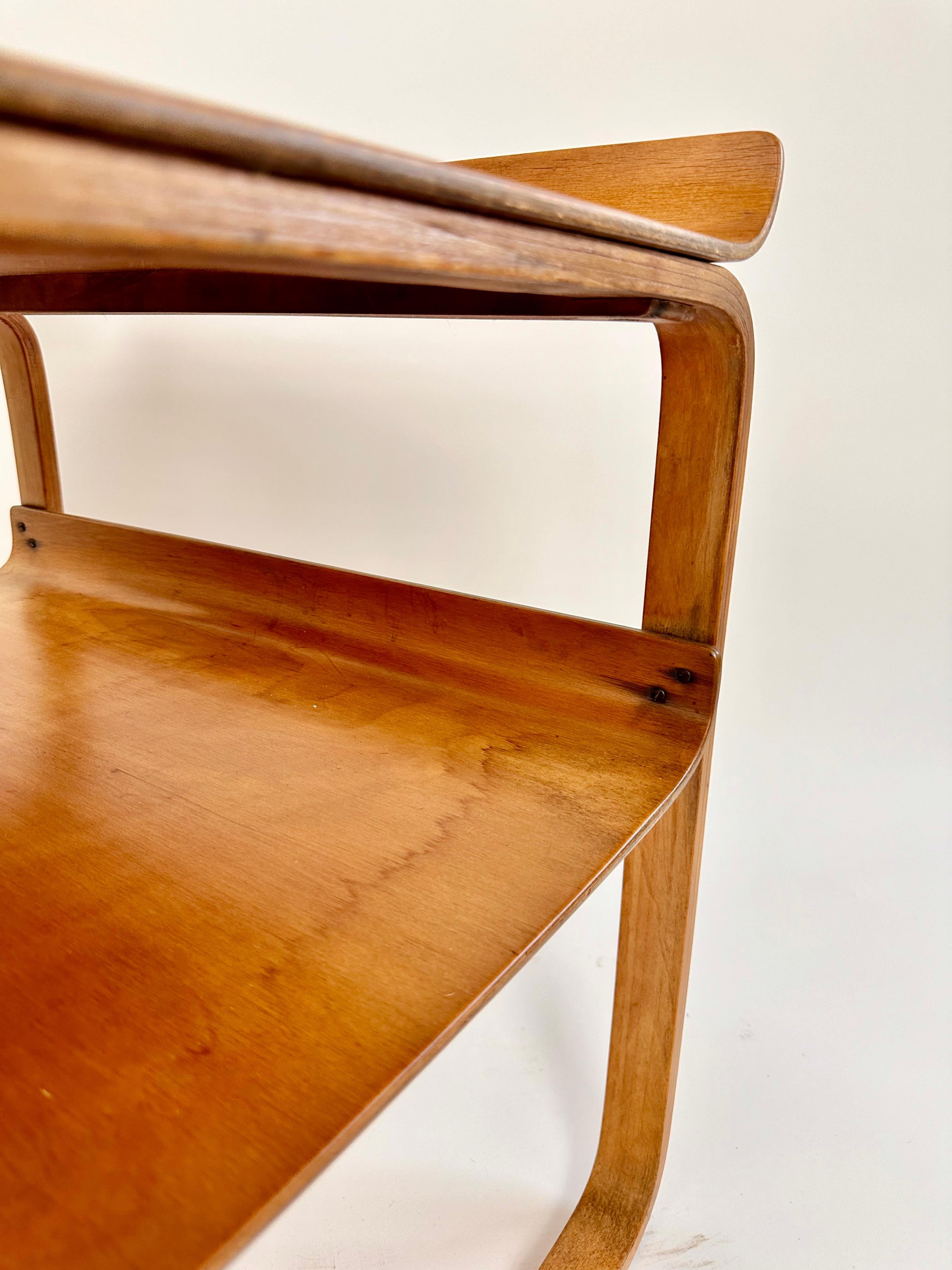Early edition 1930s side table 915 by Alvar Aalto for Finmar 5