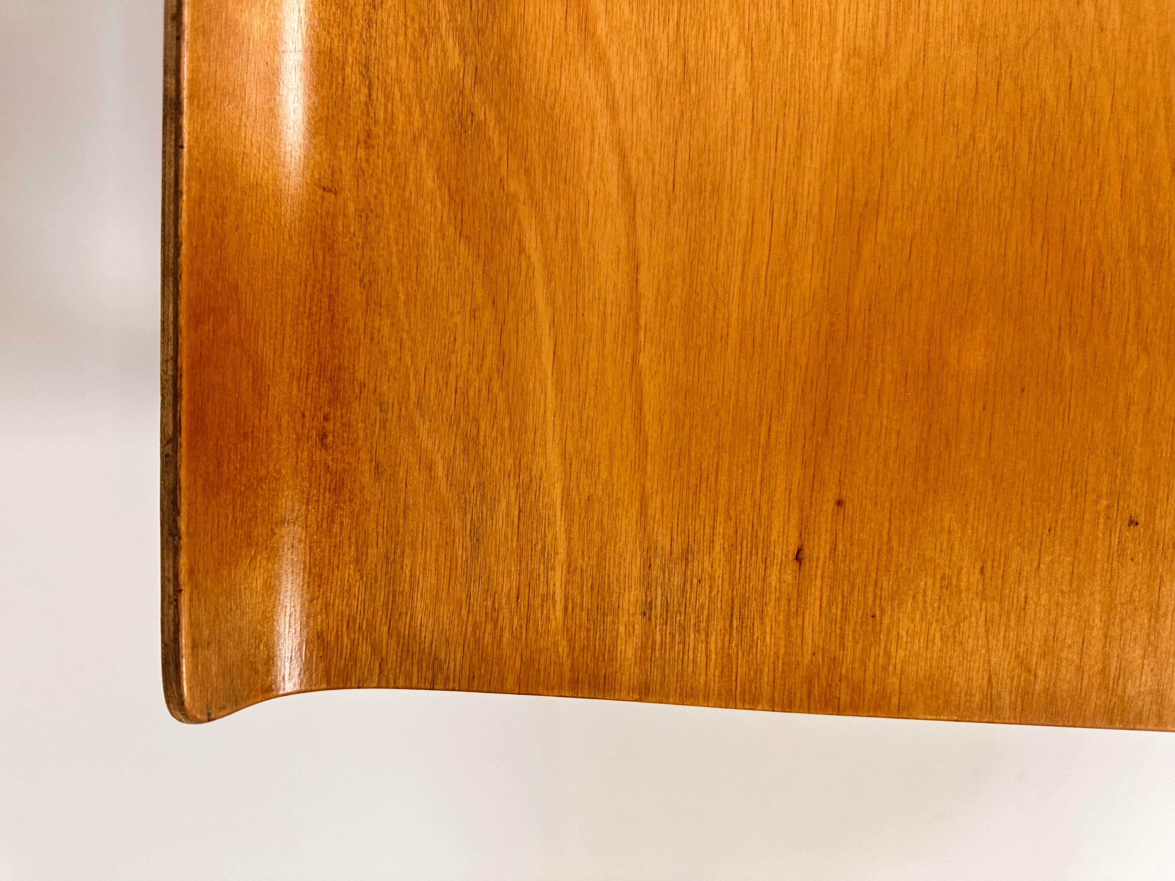Early edition 1930s side table 915 by Alvar Aalto for Finmar 6