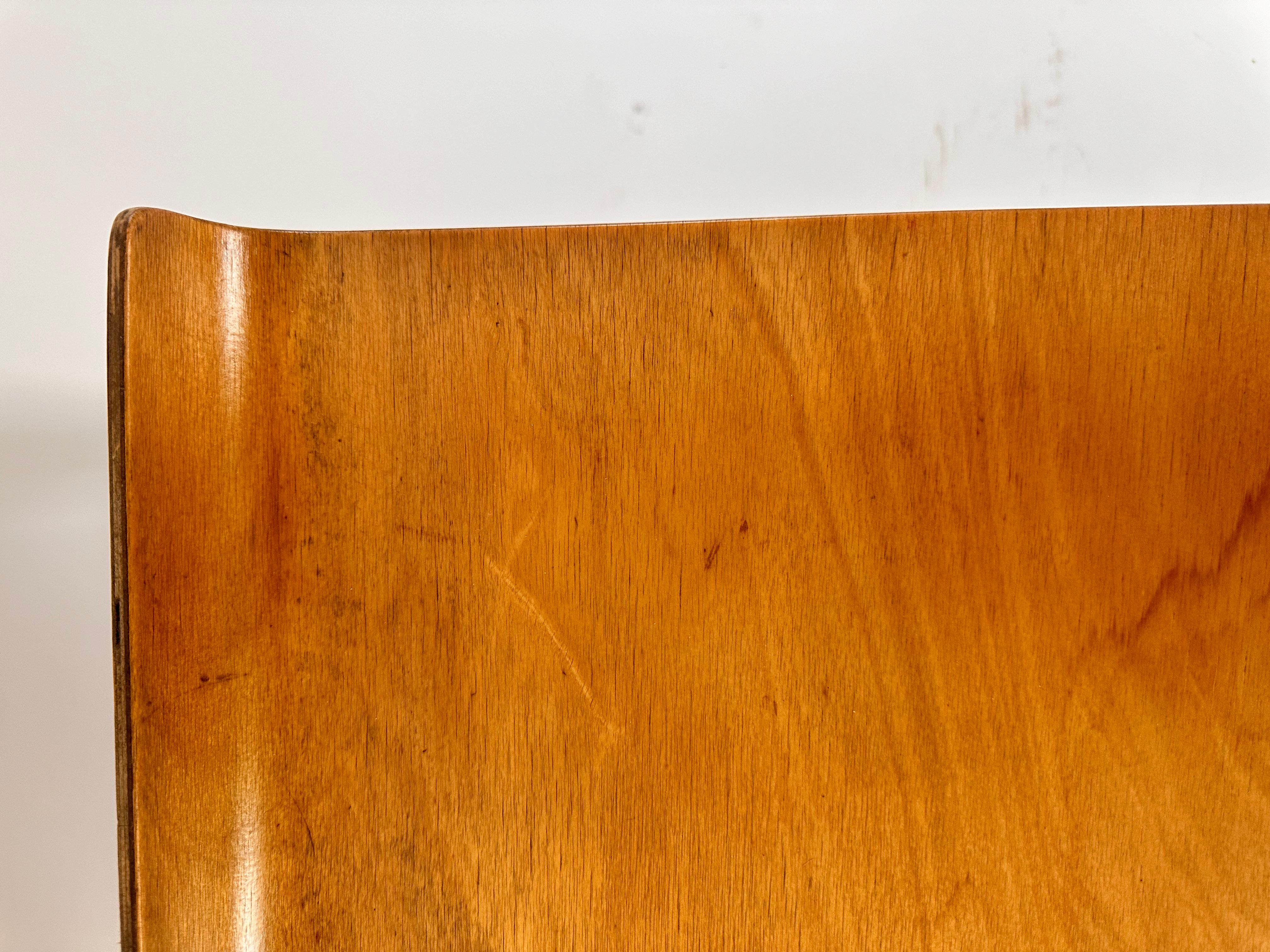 Early edition 1930s side table 915 by Alvar Aalto for Finmar 7