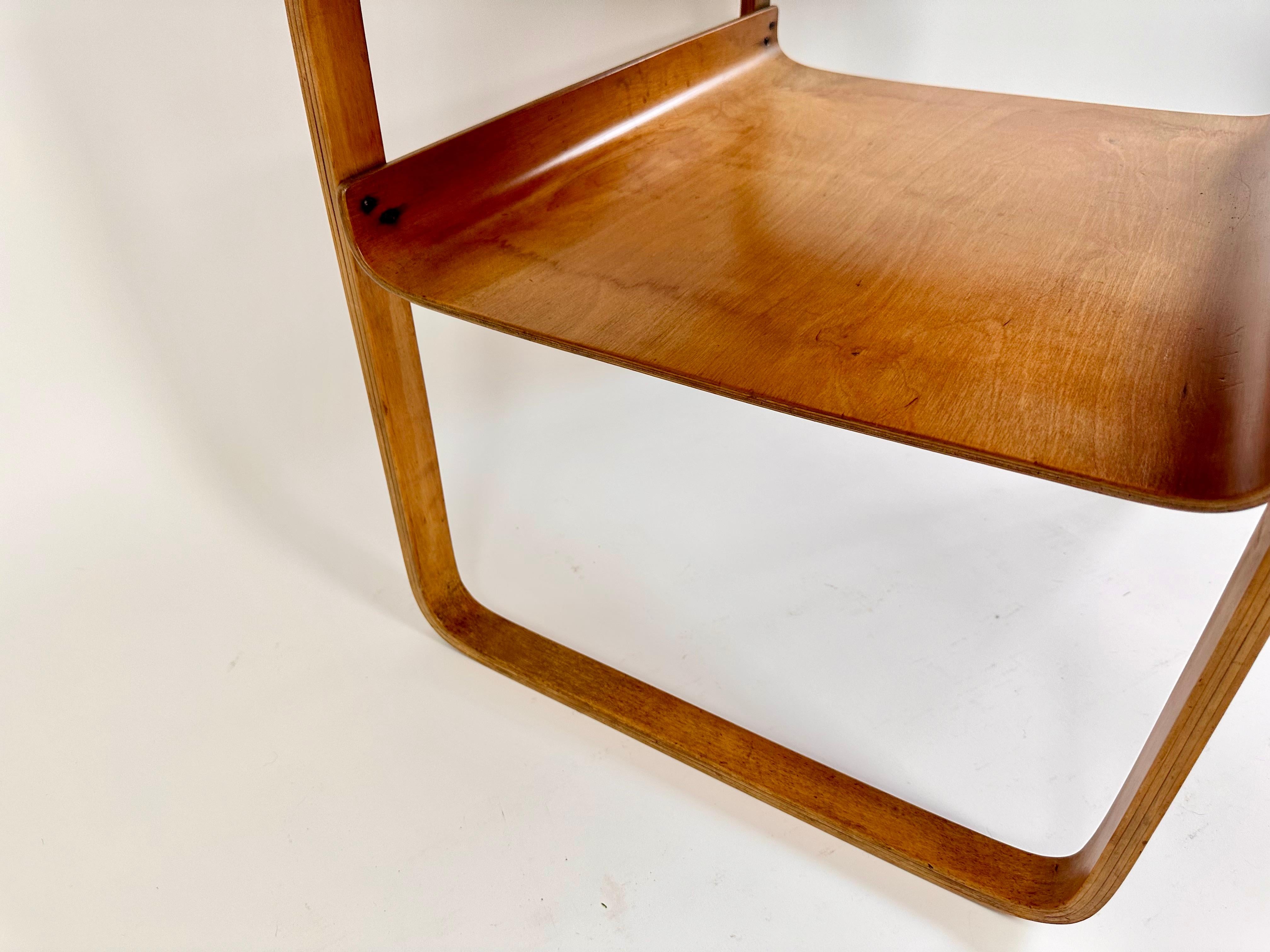 Early edition 1930s side table 915 by Alvar Aalto for Finmar 8