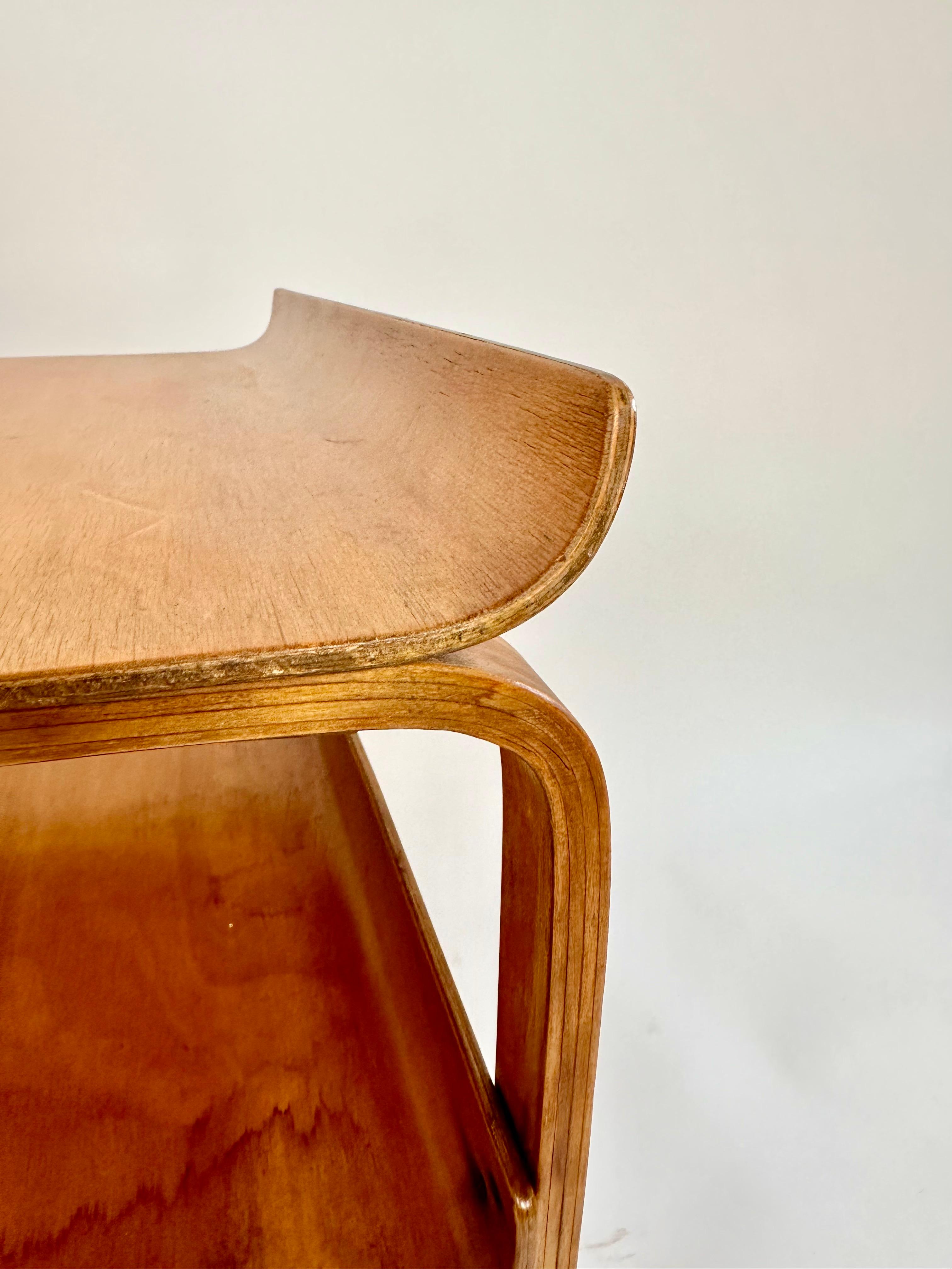 Early edition 1930s side table 915 by Alvar Aalto for Finmar 14